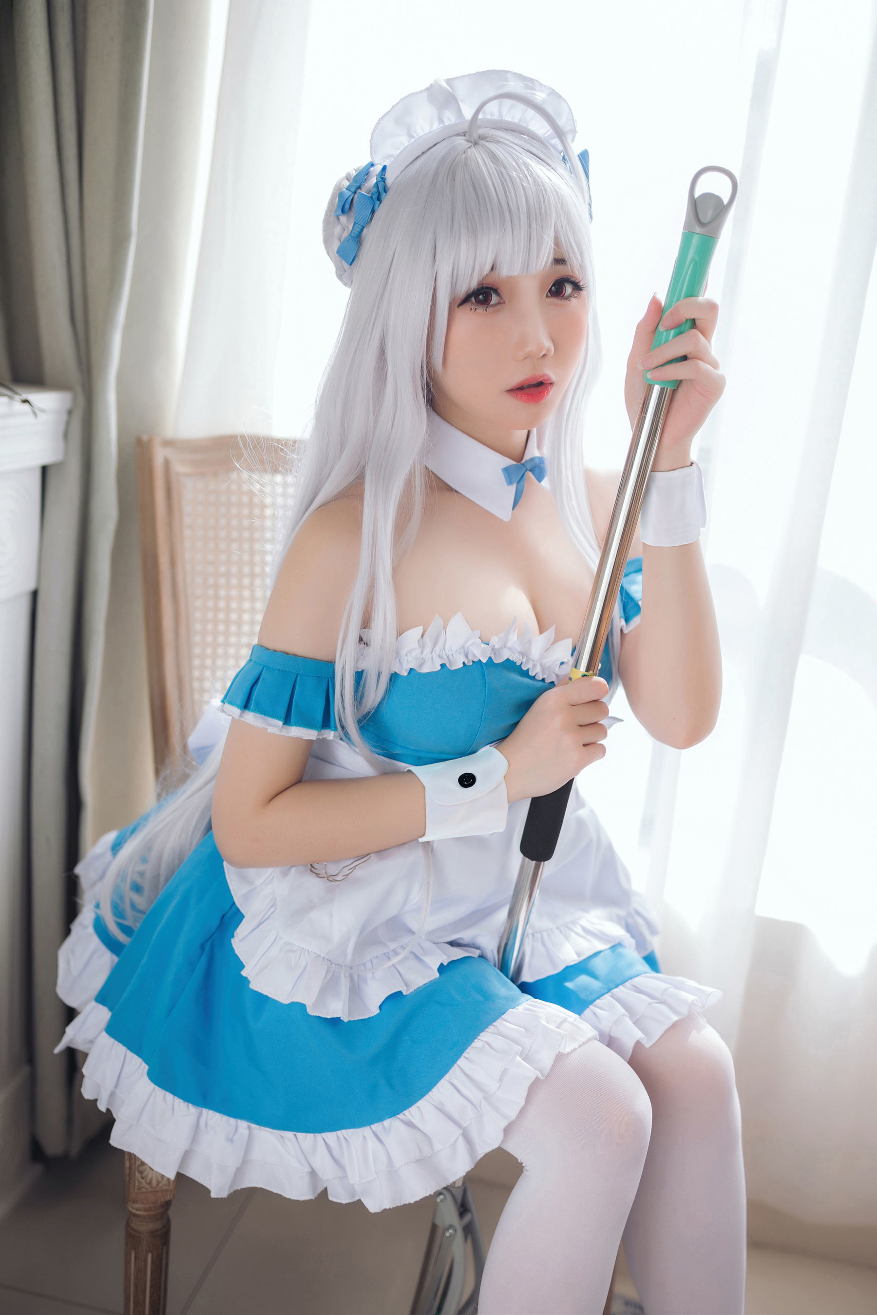Internet Celebrity Cosplayer Photobook] Men Men Tan - Little Swan Maid