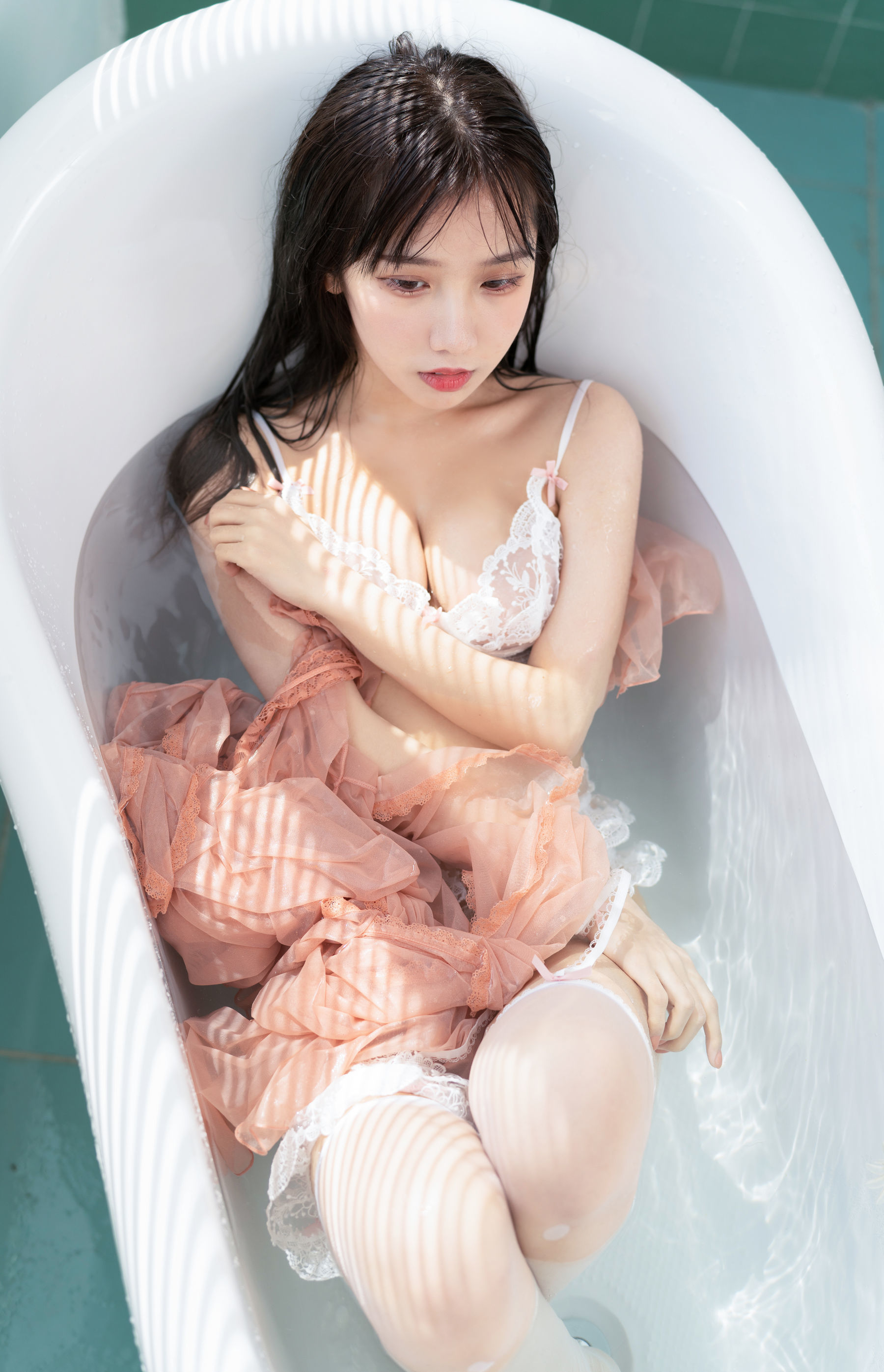 Anime blogger Guo Meijiang w - Bathtub