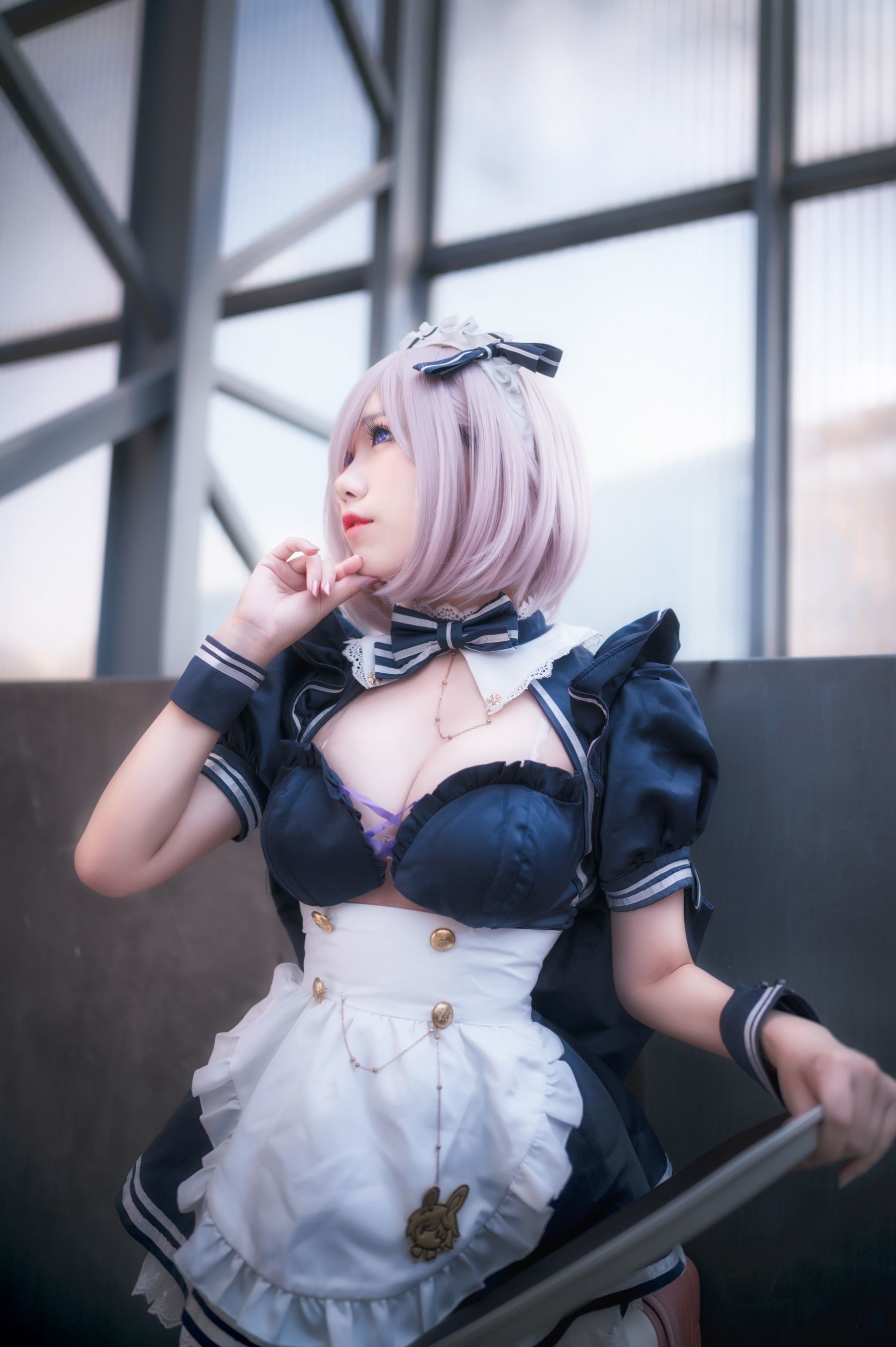 Internet Celebrity Cosplayer Photo] Yuyuan Yuzi SJ_ - Black Gun Clumsy Maid Selfie