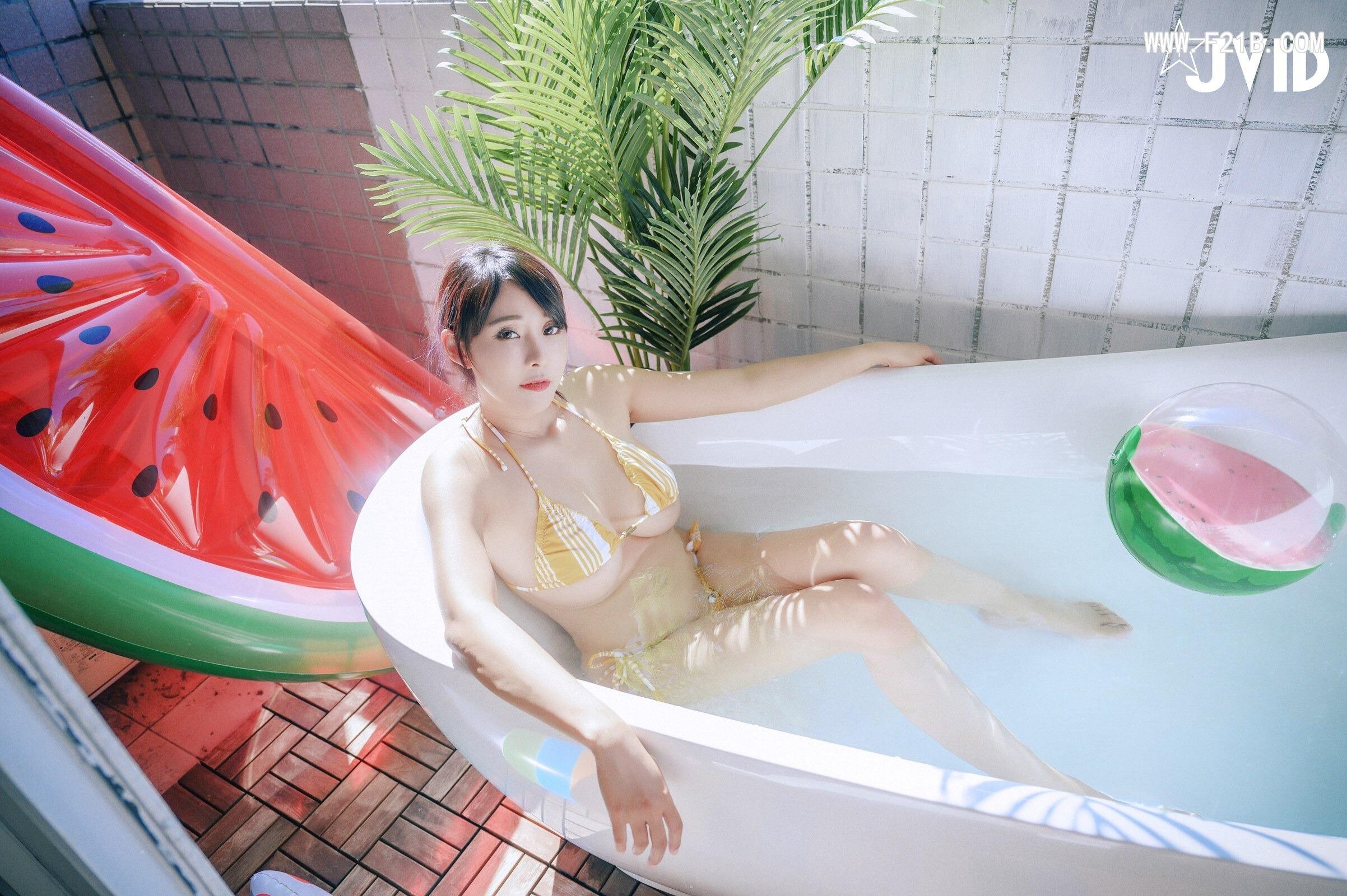 [JVID] 爆乳女神乐乐 178P