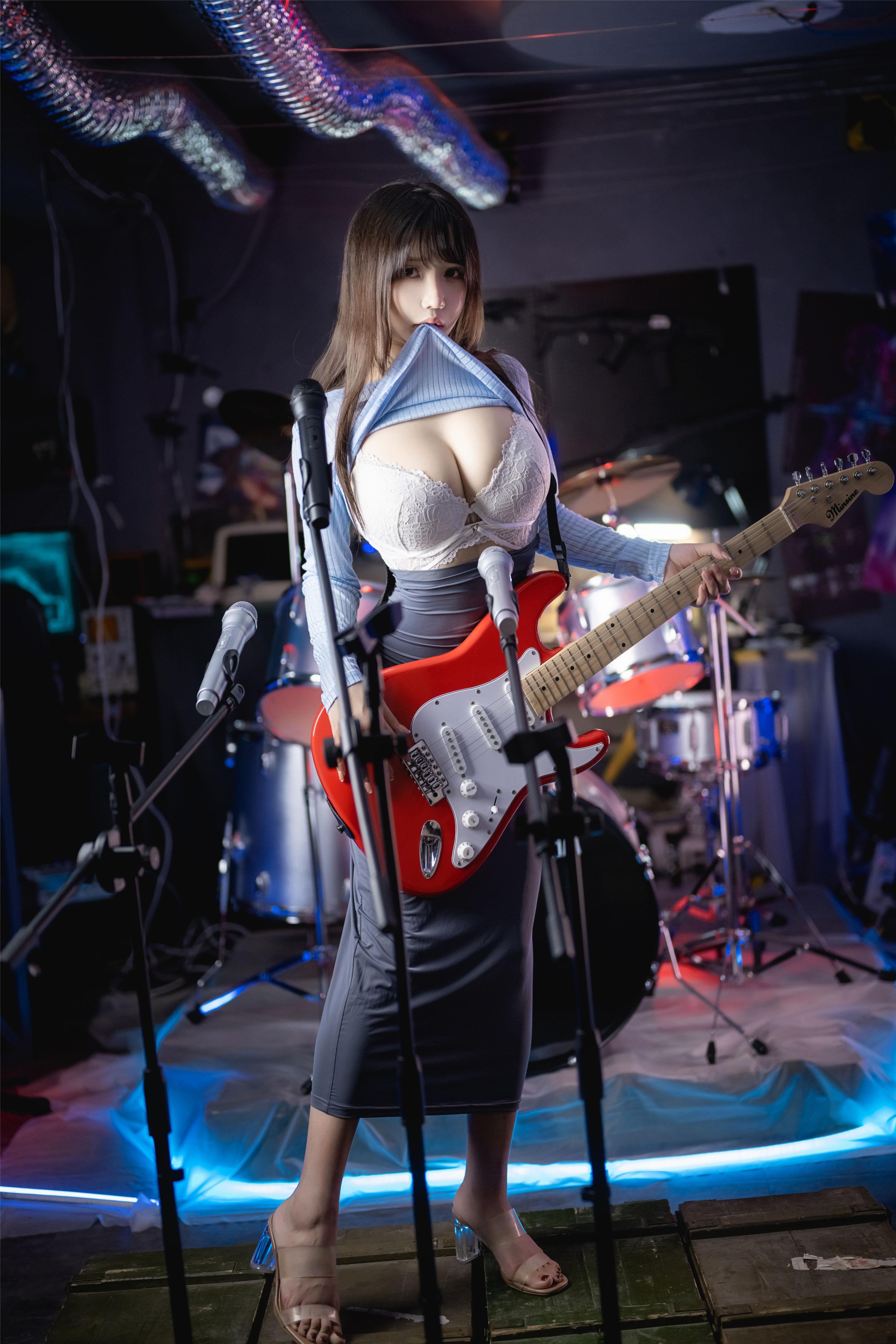 Take Away Mo Zi aa - Vol.038 Guitar Sister 50P