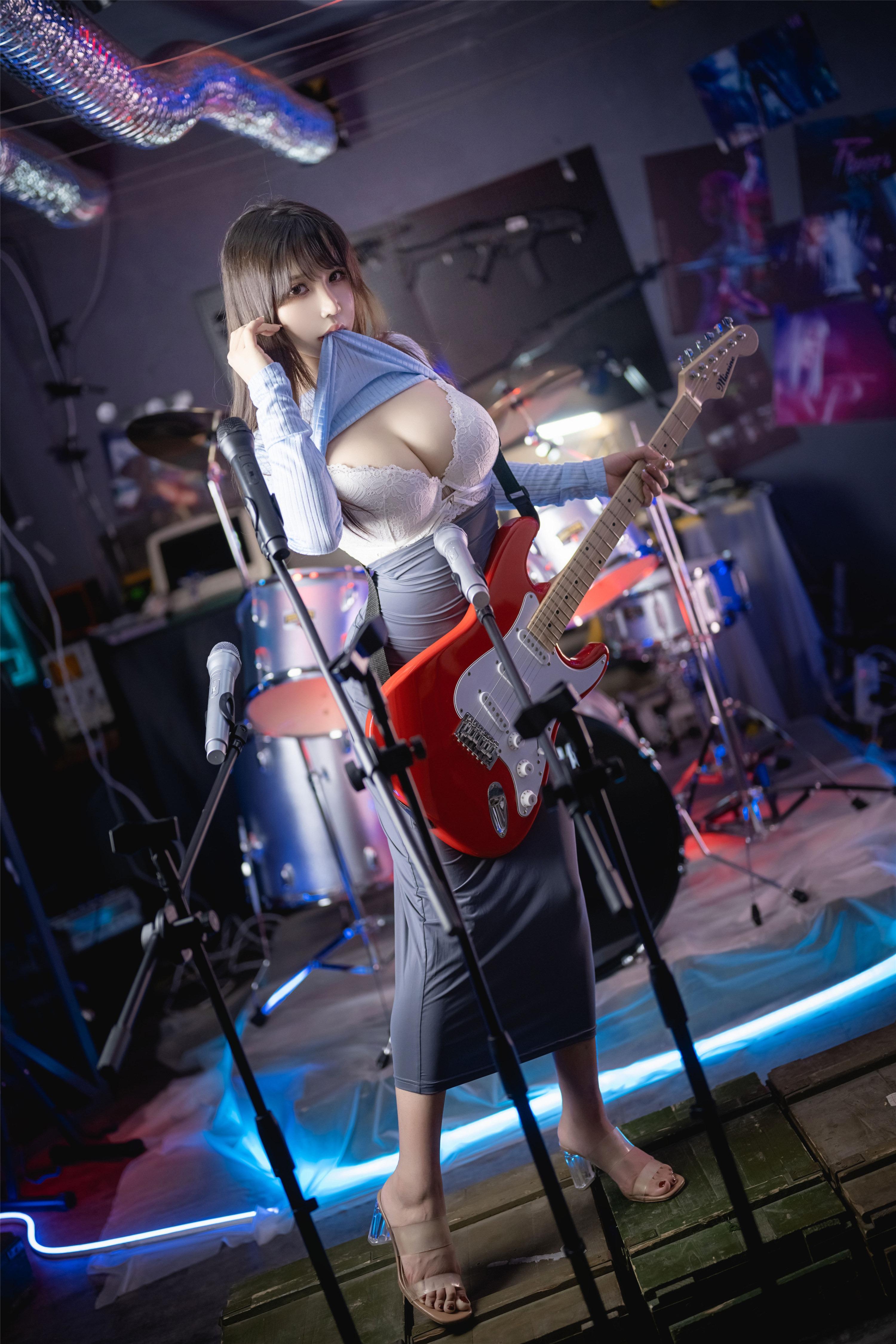 Take Away Mo Zi aa - Vol.038 Guitar Sister 50P