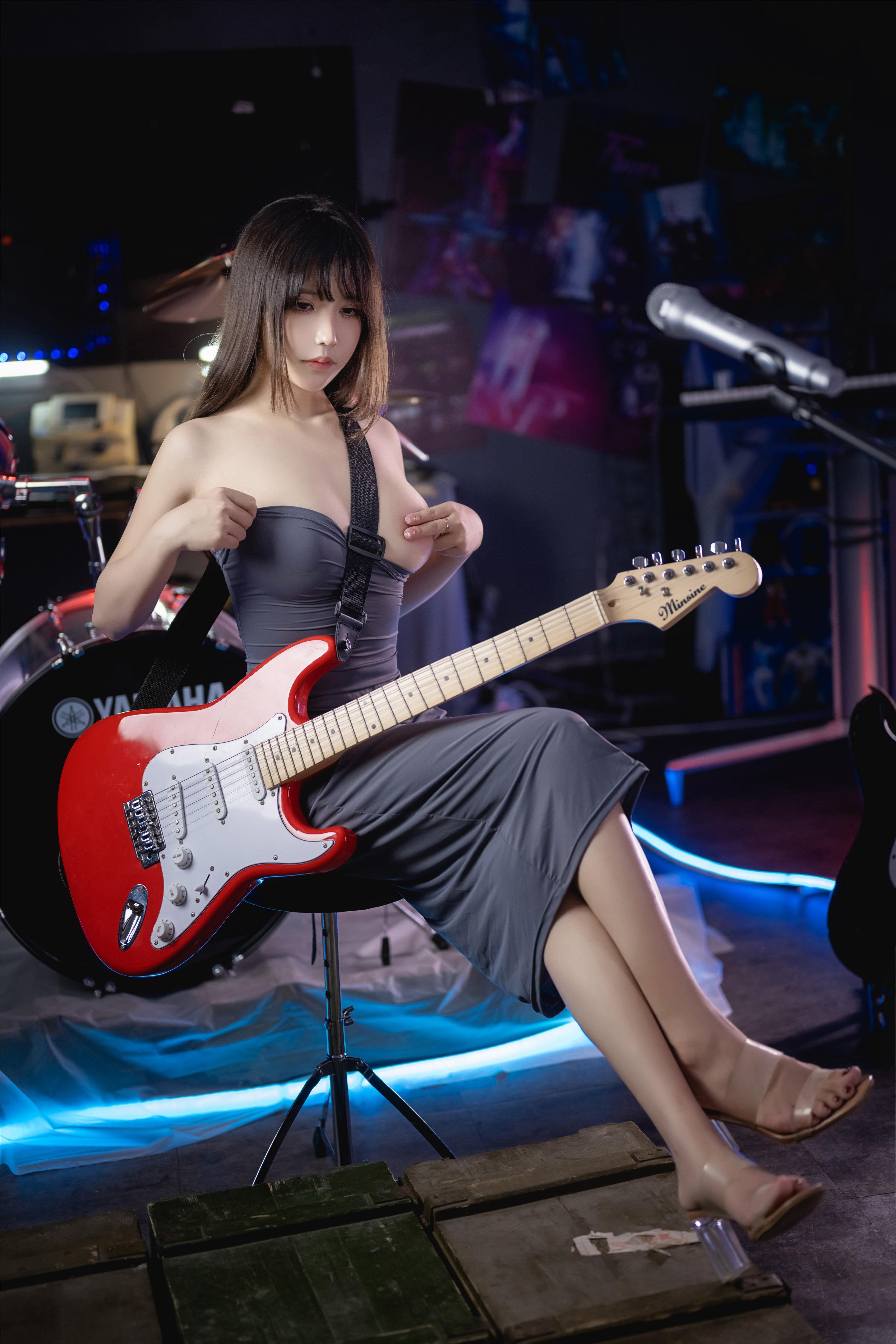 Take Away Mo Zi aa - Vol.038 Guitar Sister 50P