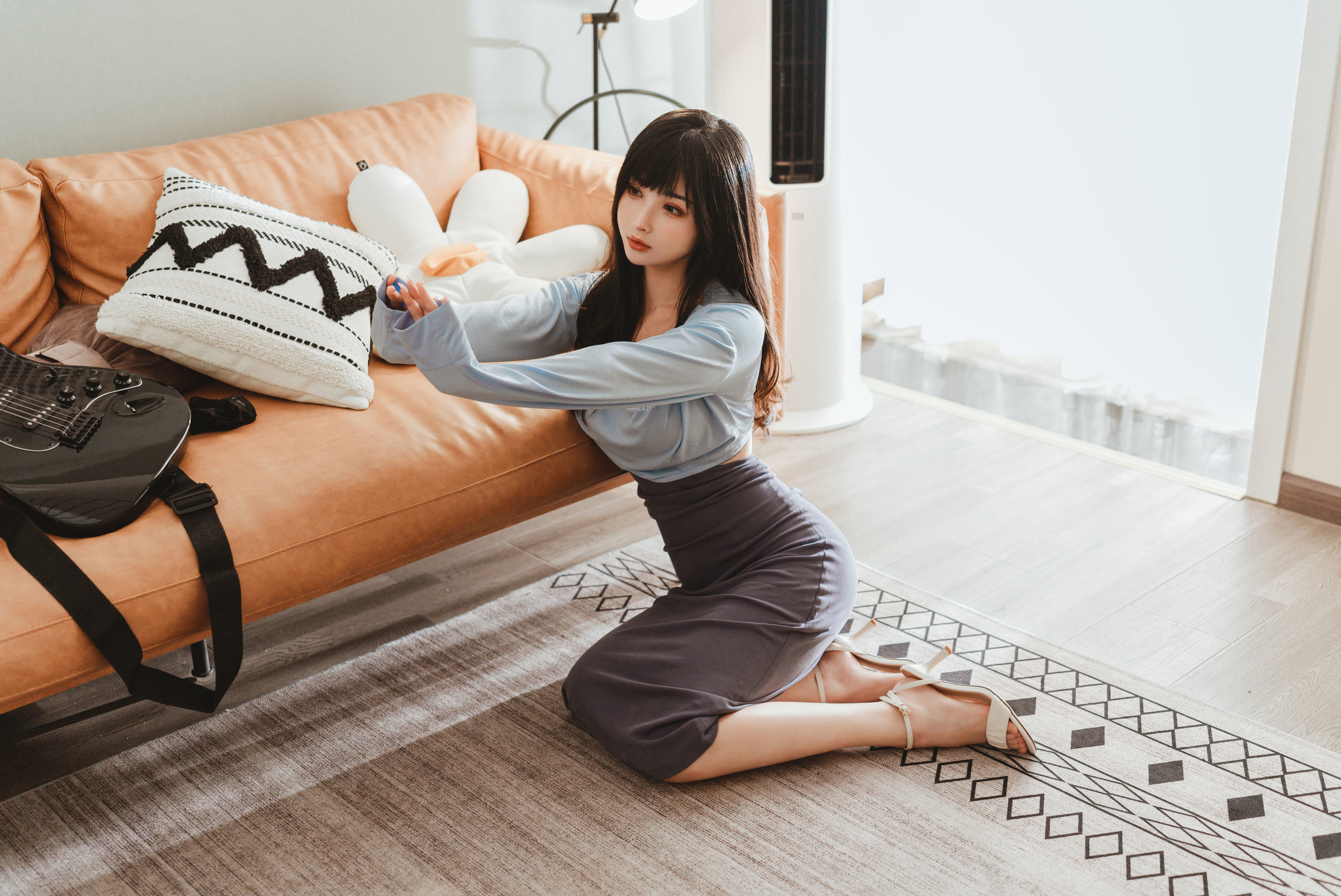 Internet Celebrity Coser Photobook] COS Welfare Rioko Liang Liang Zi - Guitar Sister Tied Skirt