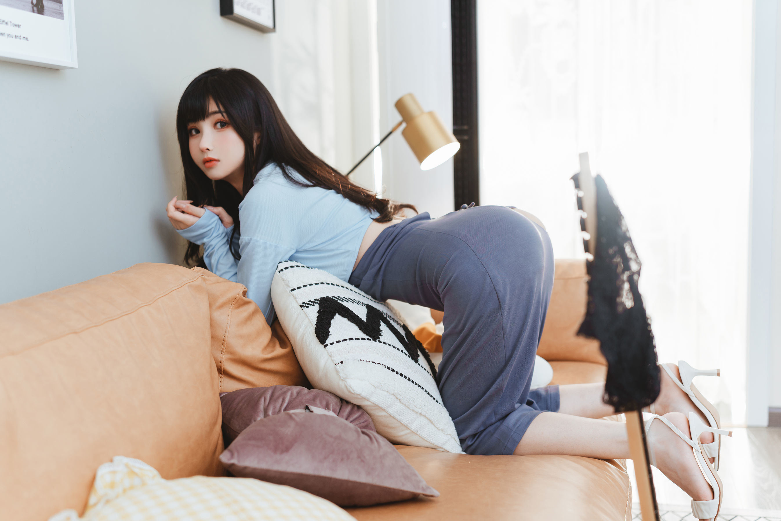 Internet Celebrity Coser Photobook] COS Welfare Rioko Liang Liang Zi - Guitar Sister Tied Skirt