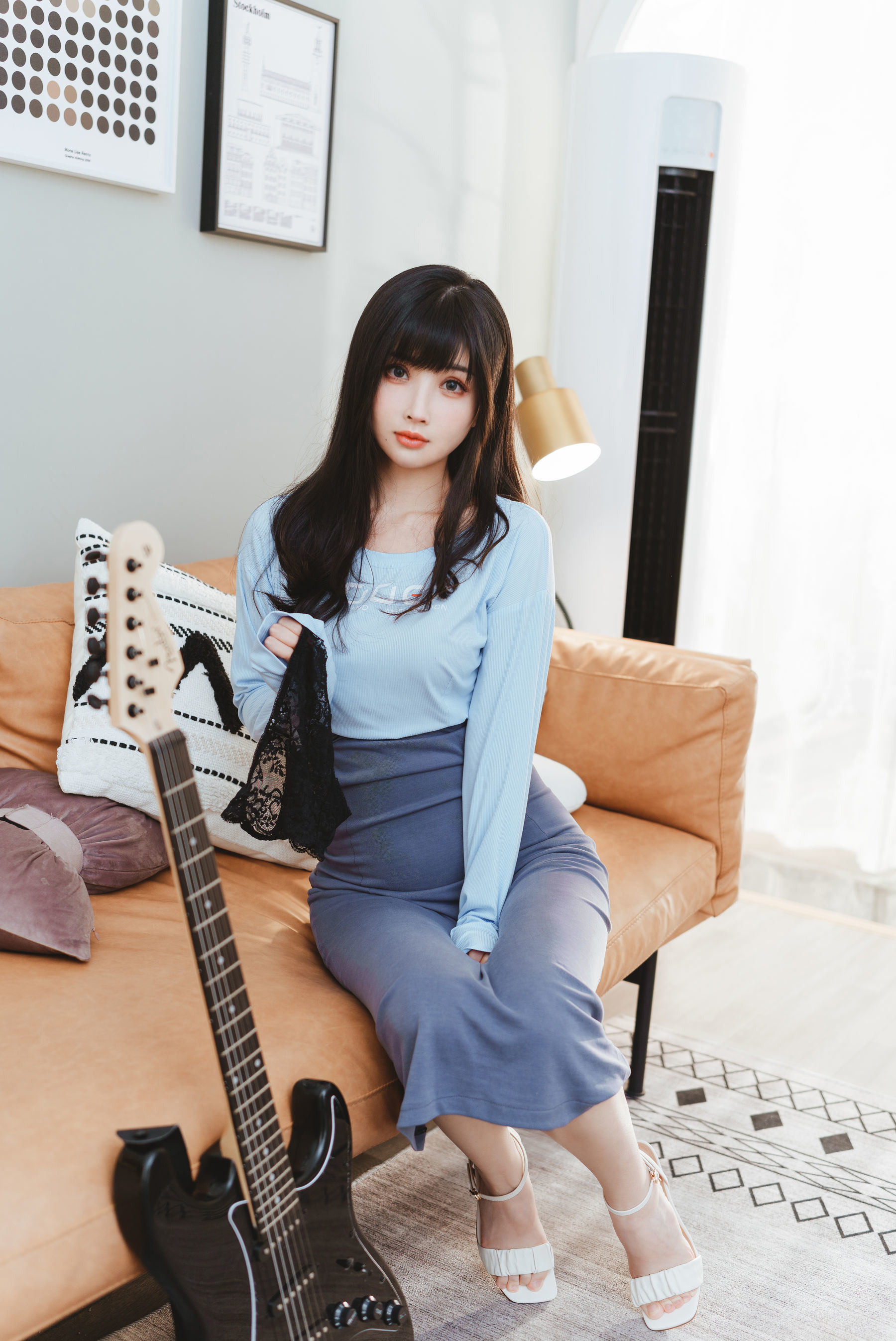 Internet Celebrity Coser Photobook] COS Welfare Rioko Liang Liang Zi - Guitar Sister Tied Skirt