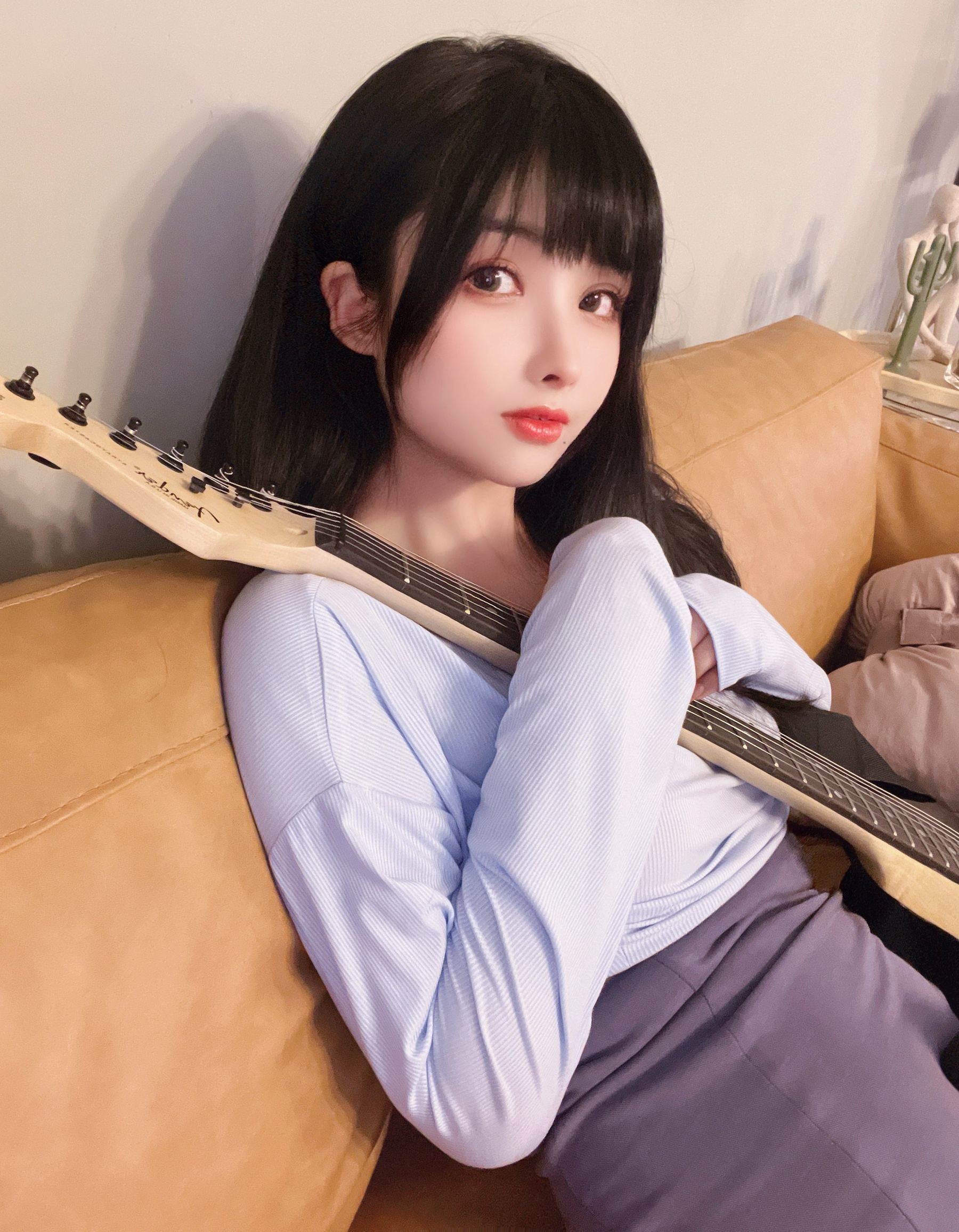 Internet Celebrity Coser Photobook] COS Welfare Rioko Liang Liang Zi - Guitar Sister Tied Skirt