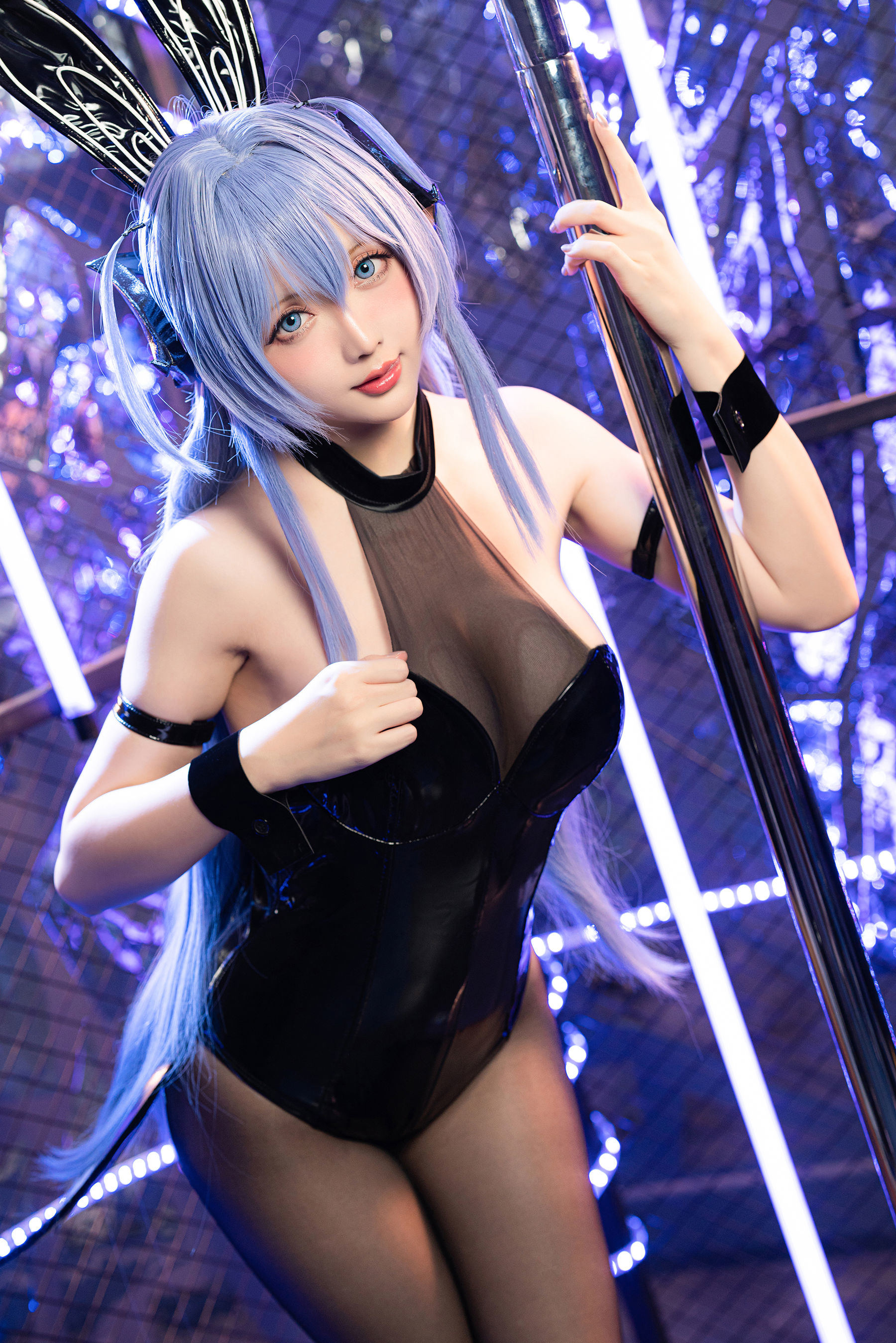 เน็ตไอดอล COSER ภาพถ่าย] Coser小姐姐 ซิงจือชิชิ - สีขาวบริสุทธิ์ และ สีดำสนิท 《สวน》