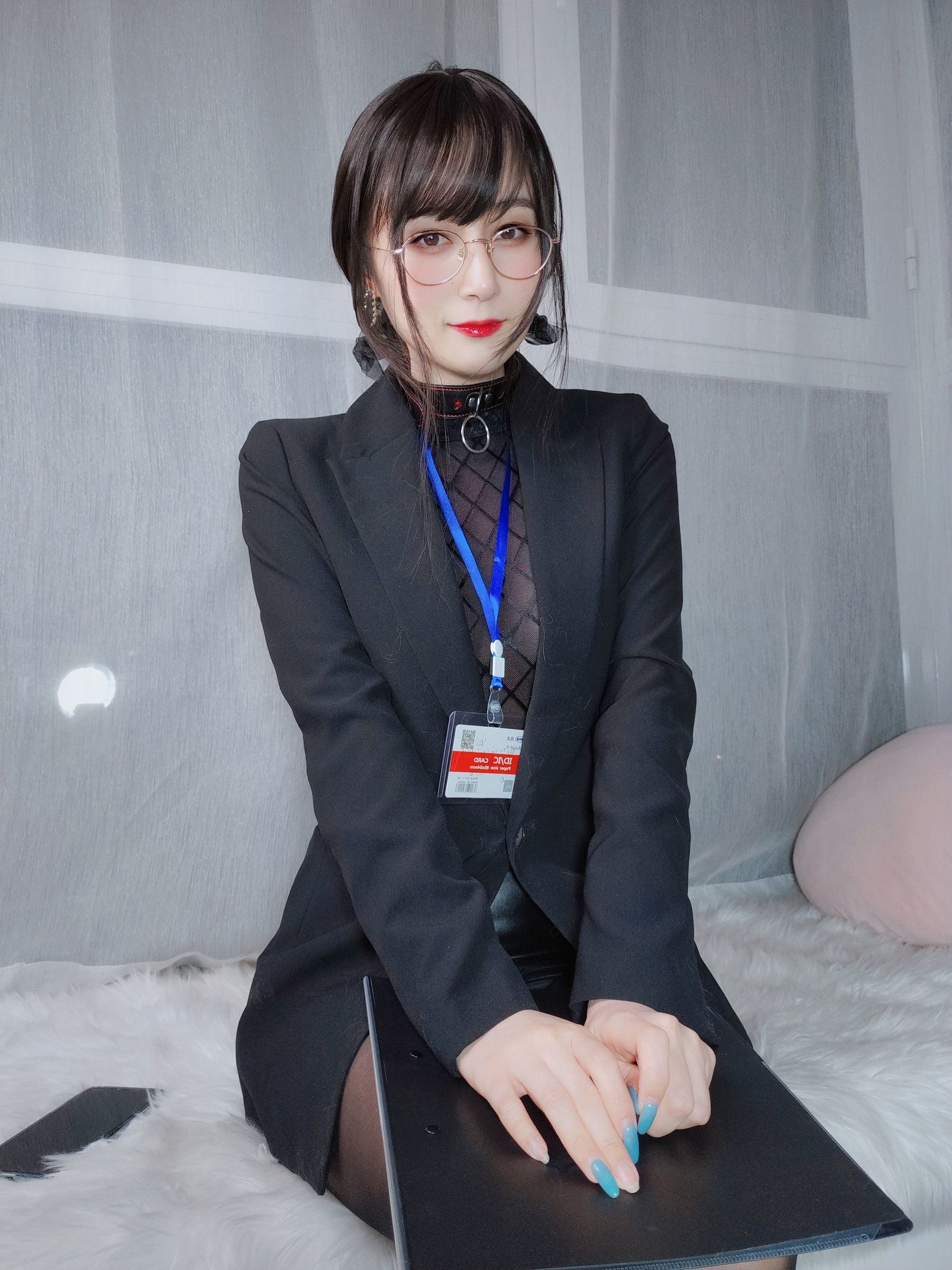 [网红COSER写真] Coser小姐姐白银 - 黑丝情趣