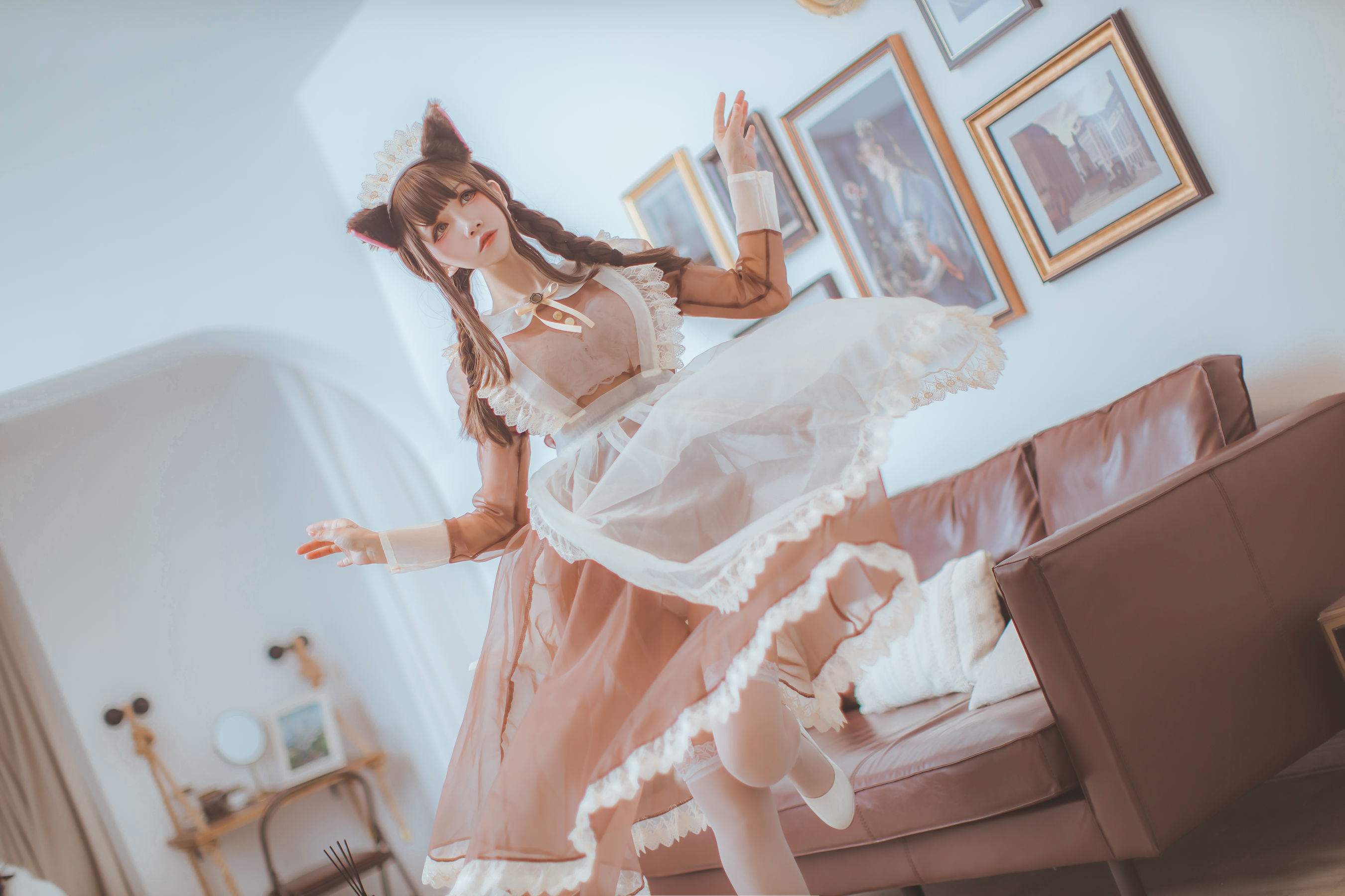 Ảnh cosplay ngôi sao mạng] Coser Yi Yi - Nữ hầu trong suốt