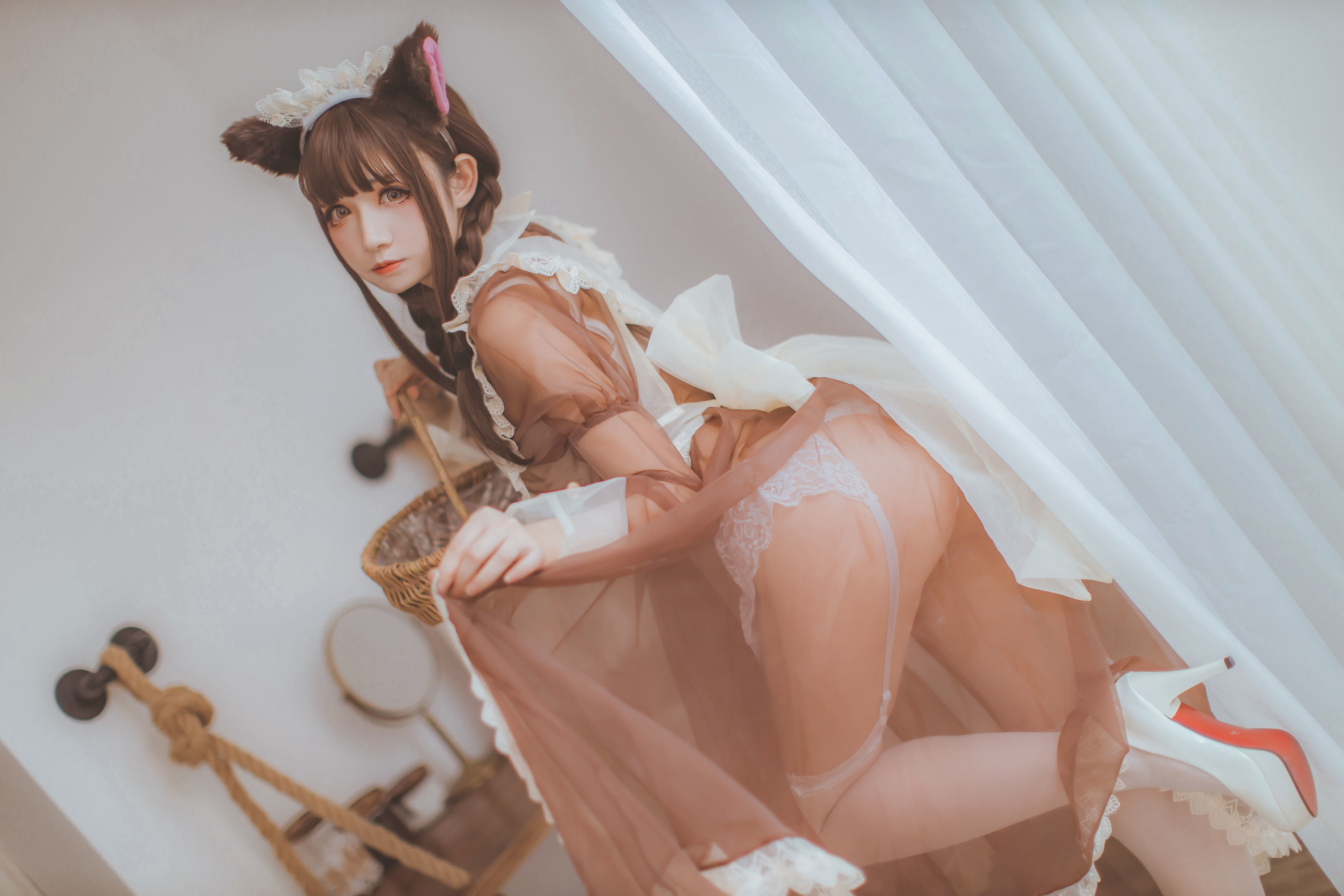 Ảnh cosplay ngôi sao mạng] Coser Yi Yi - Nữ hầu trong suốt
