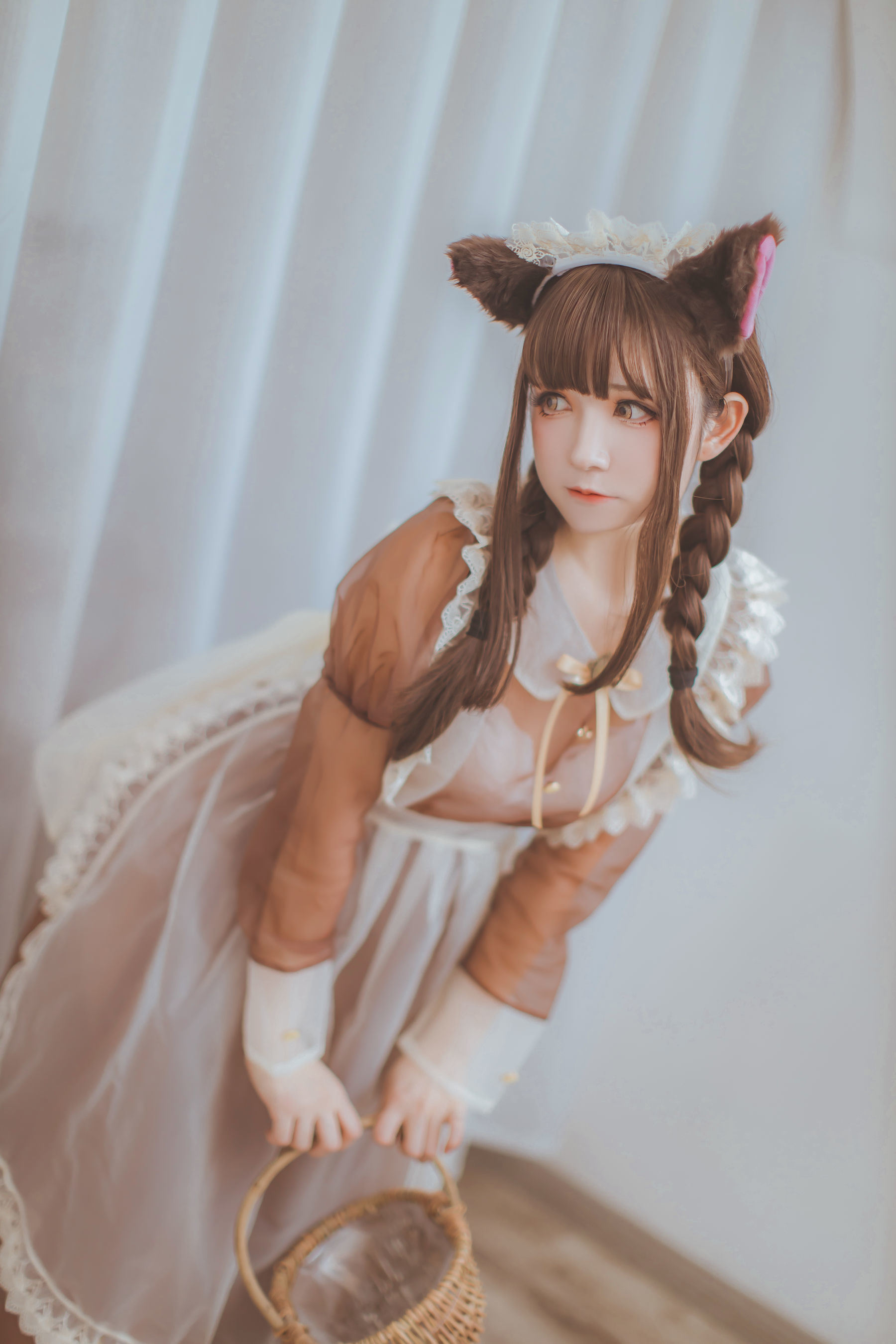 Ảnh cosplay ngôi sao mạng] Coser Yi Yi - Nữ hầu trong suốt