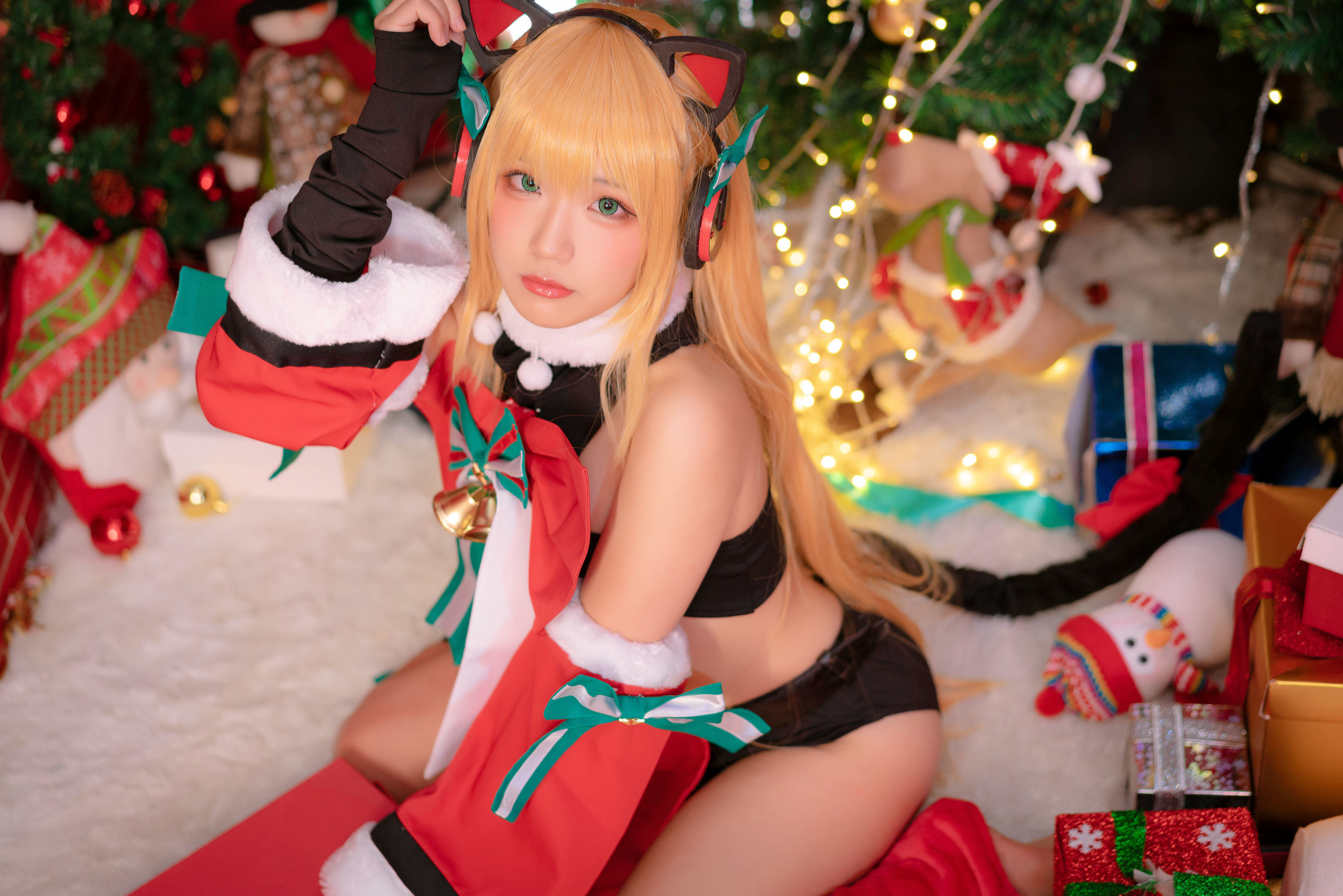 Internet Celebrity Cosplayer Photobook] Anime Blogger Mime Mi Mei - Girls' Frontline TMP Christmas