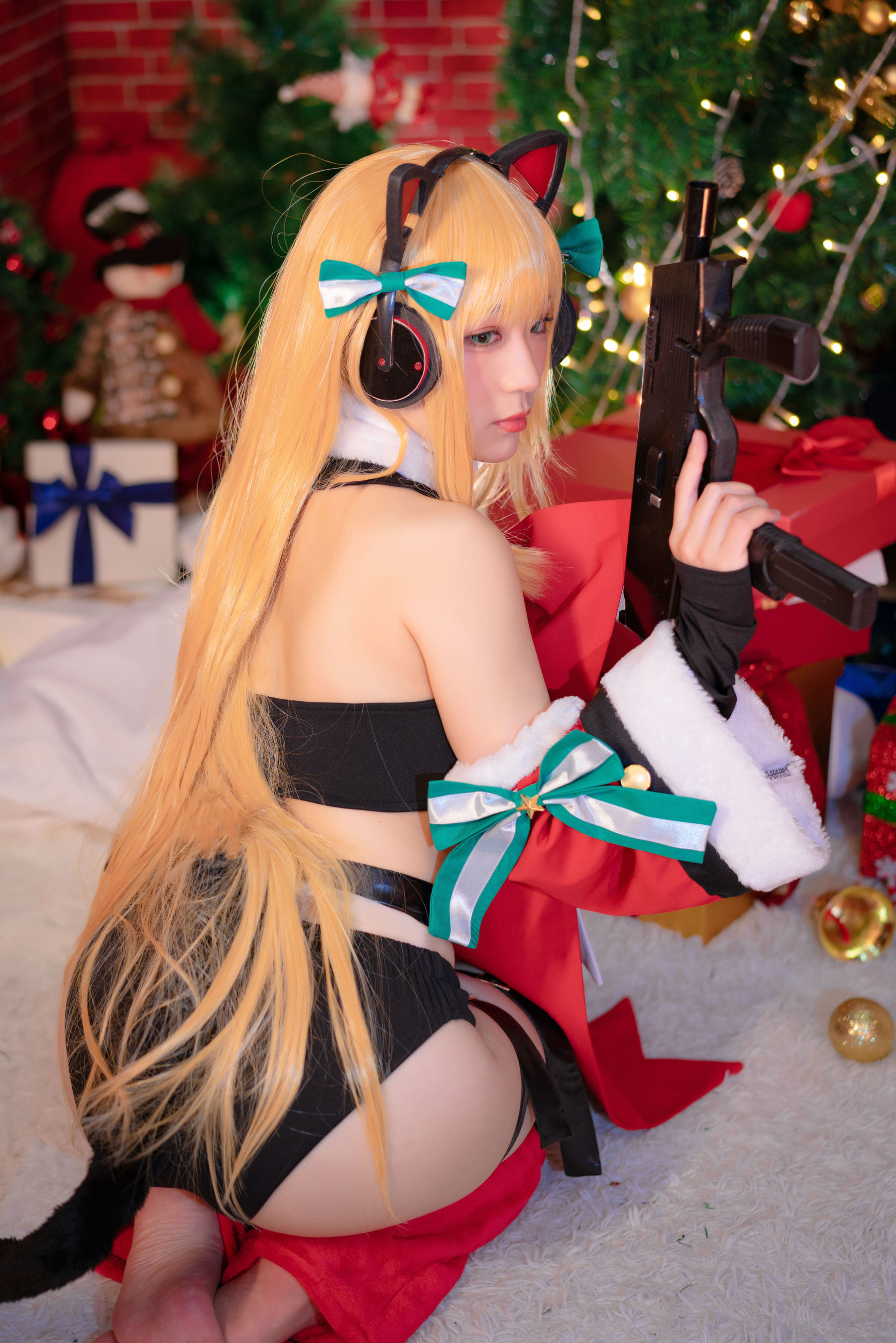 Internet Celebrity Cosplayer Photobook] Anime Blogger Mime Mi Mei - Girls' Frontline TMP Christmas