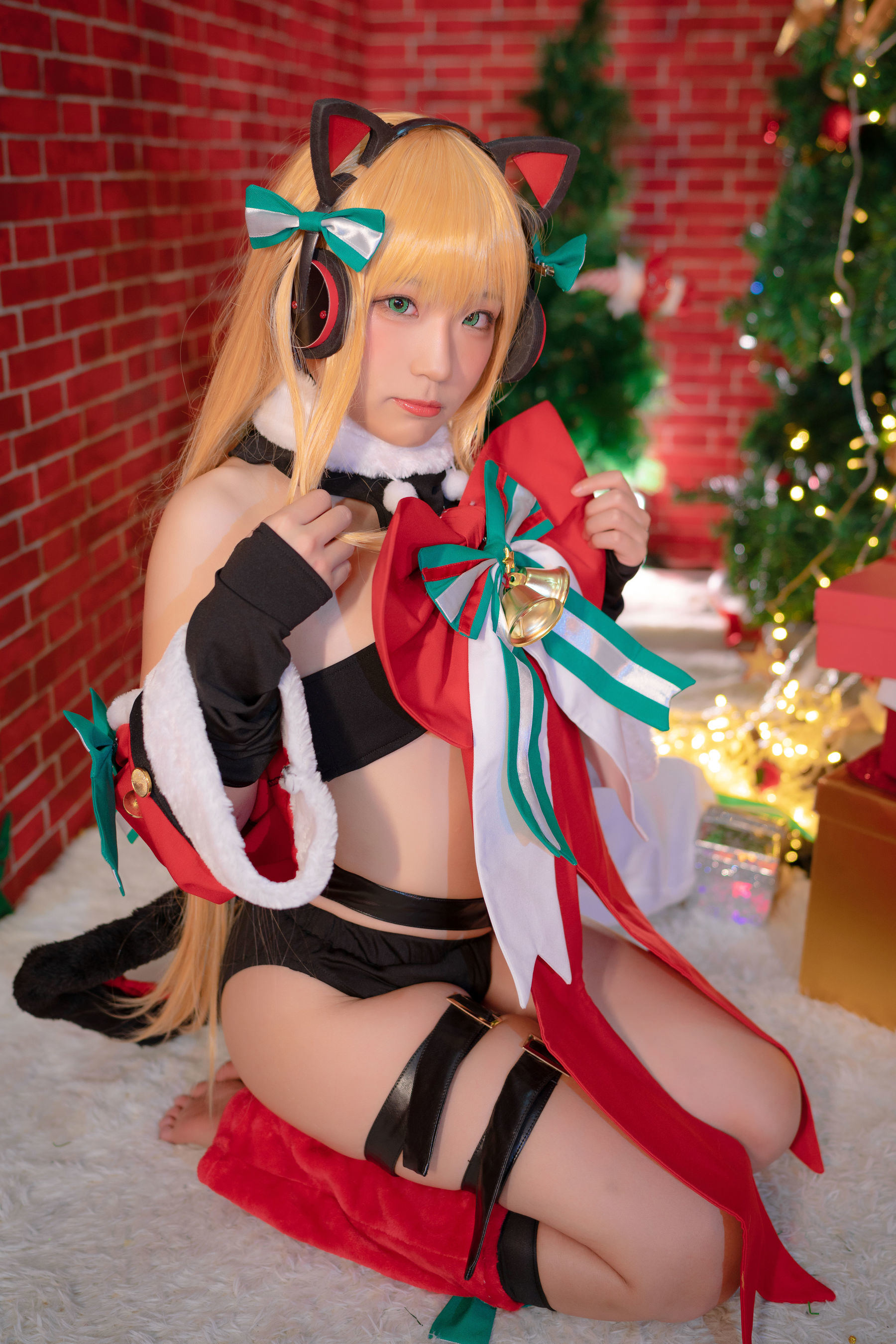Internet Celebrity Cosplayer Photobook] Anime Blogger Mime Mi Mei - Girls' Frontline TMP Christmas