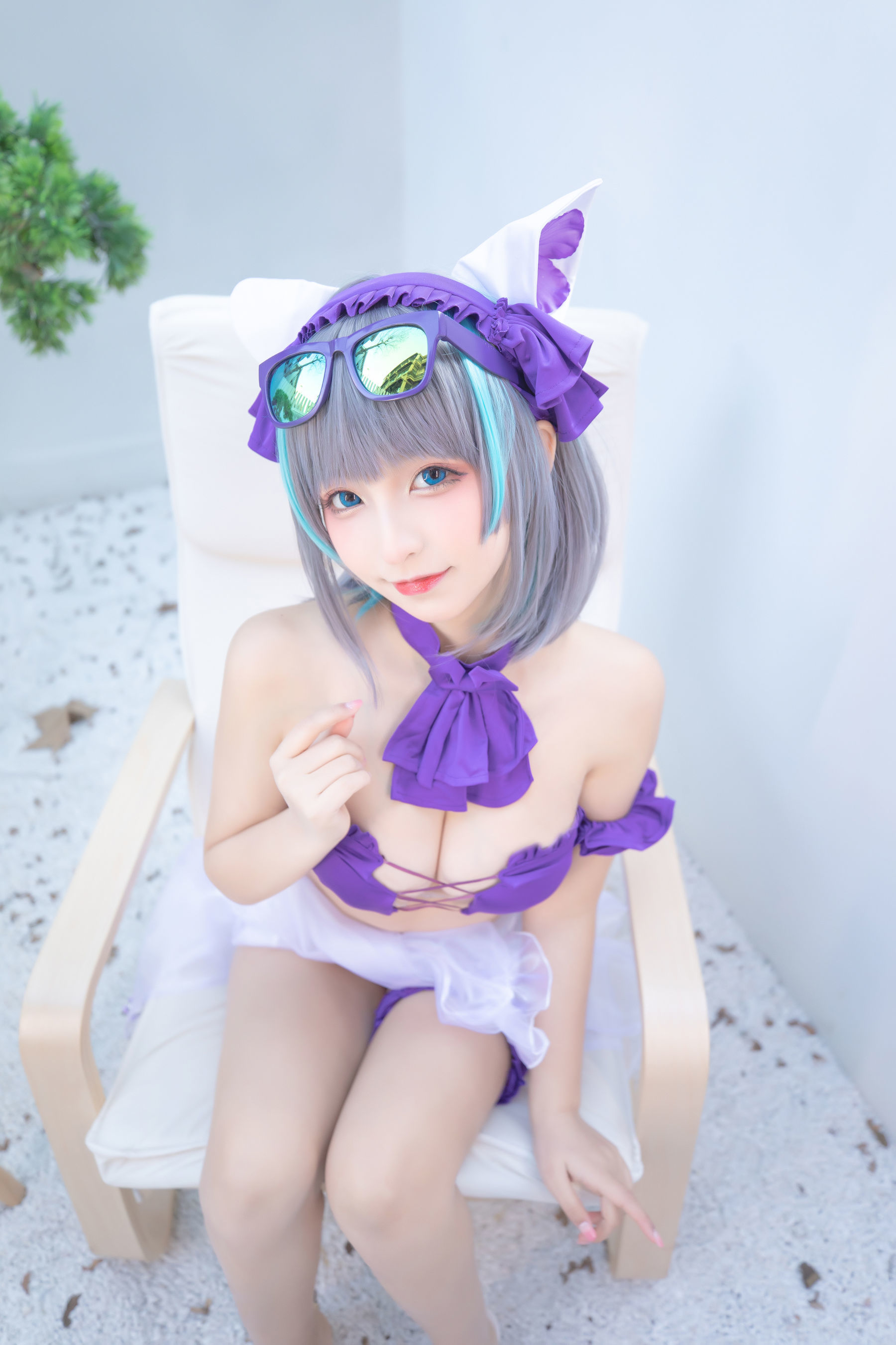 [网红COSER写真] 萝莉神楽板真冬 之柴郡 - 纯色庭院