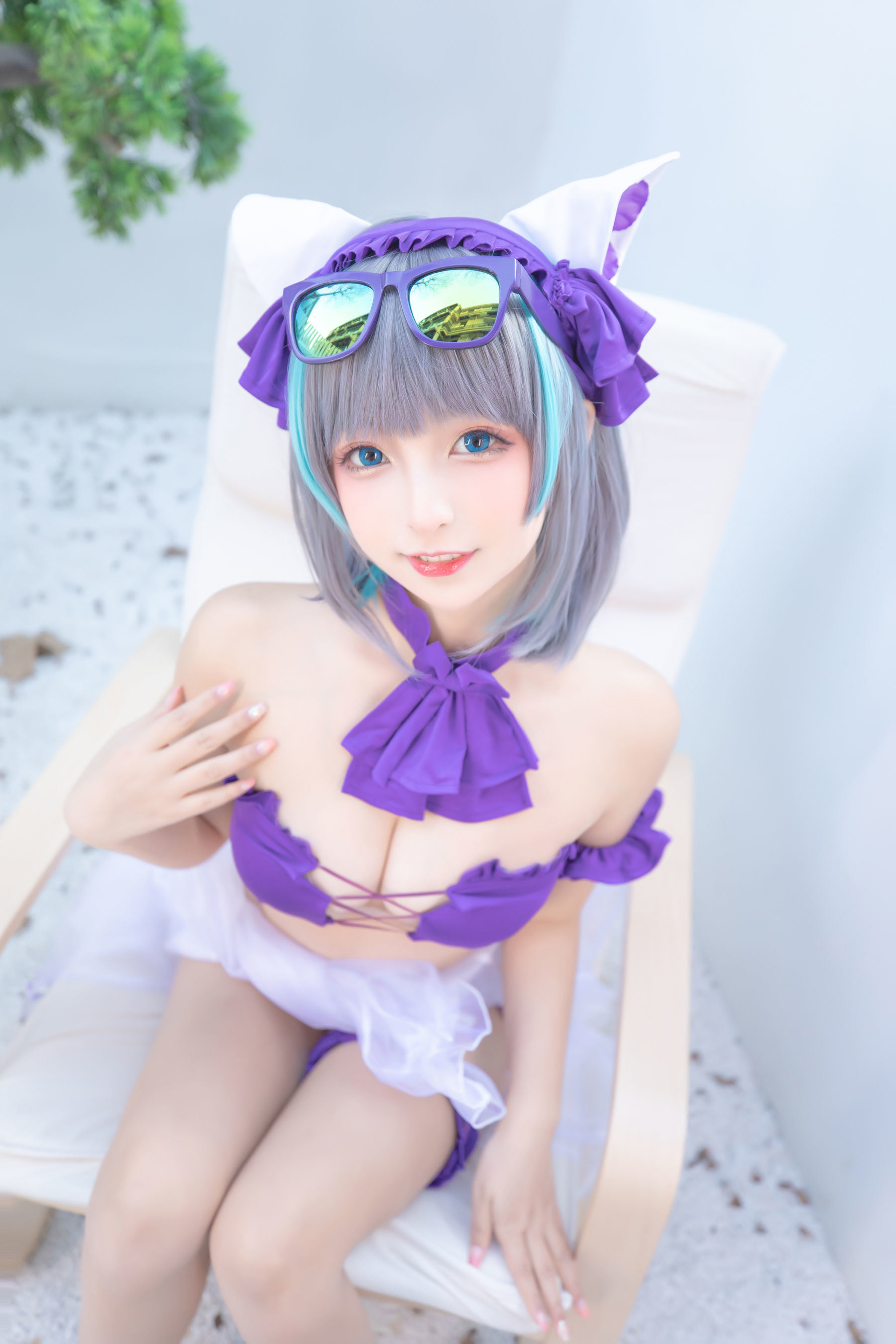 [网红COSER写真] 萝莉神楽板真冬 之柴郡 - 纯色庭院