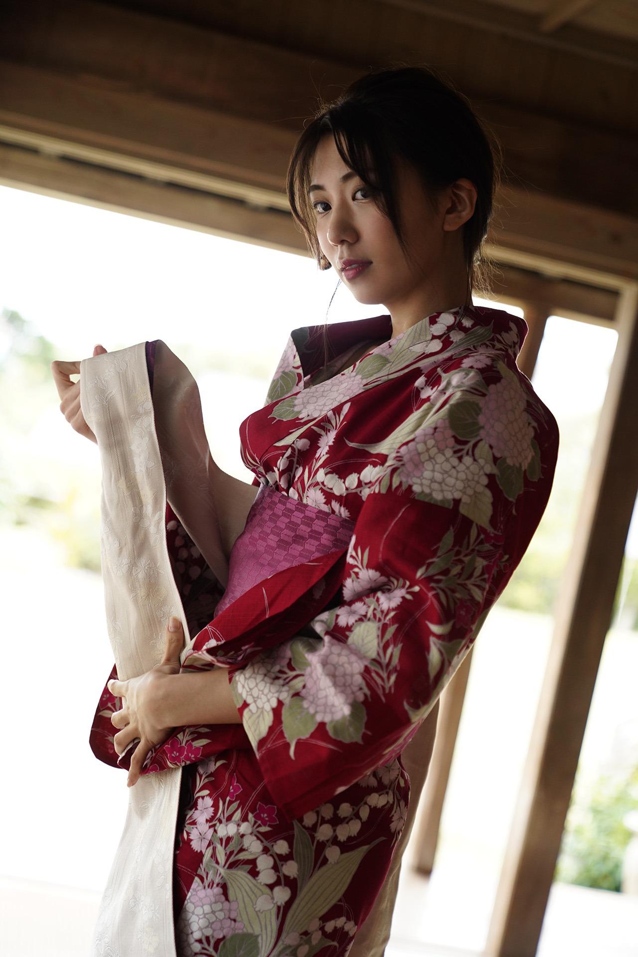 山岸逢花 抱いて… 花と逢ー最終章ー アサ芸セクシー 62P
