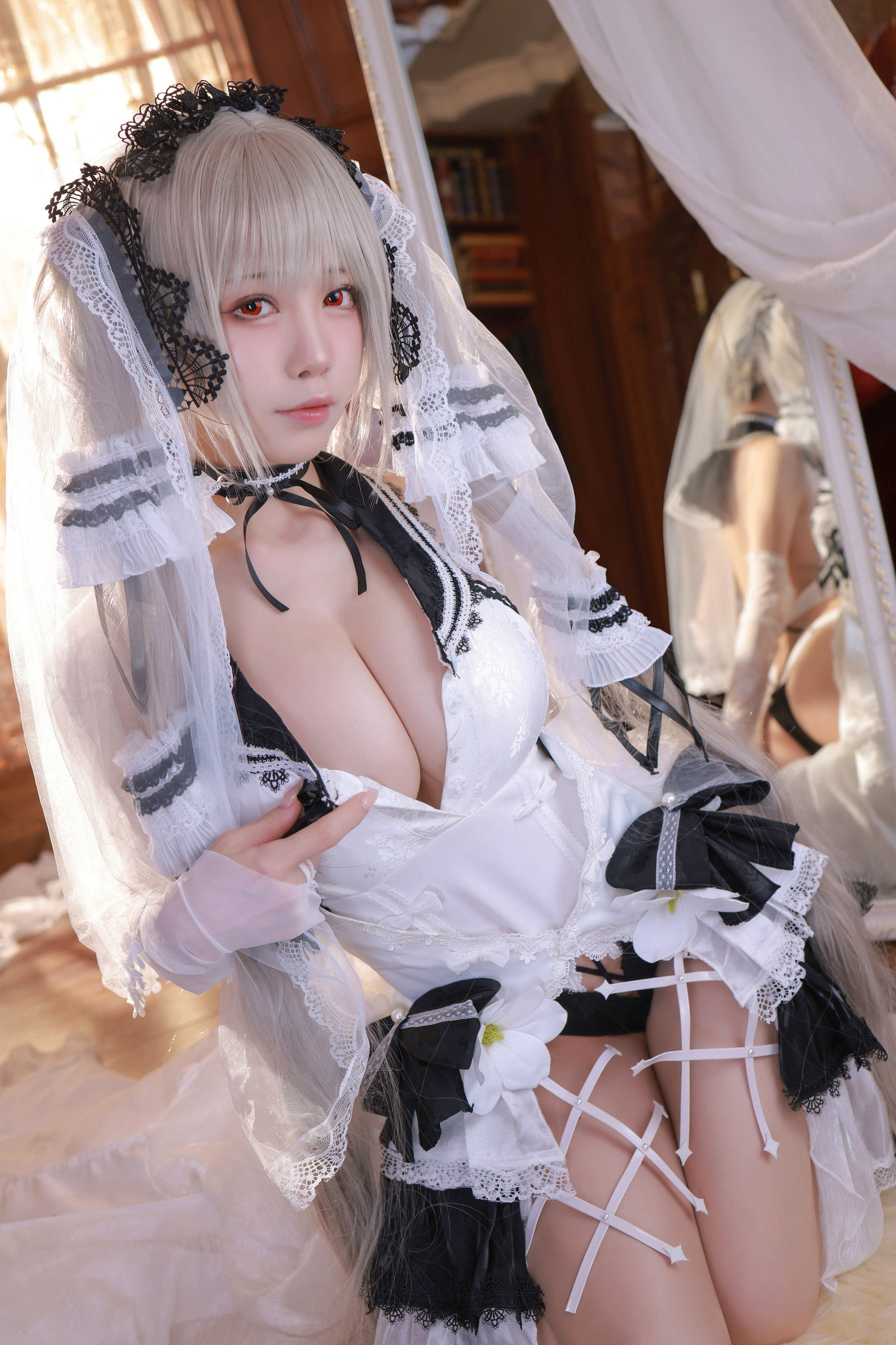 Internet Celebrity Cosplayer Photobook] Anime Blogger Shui Miao Aqua - Azur Lane Vampire Wedding Dress