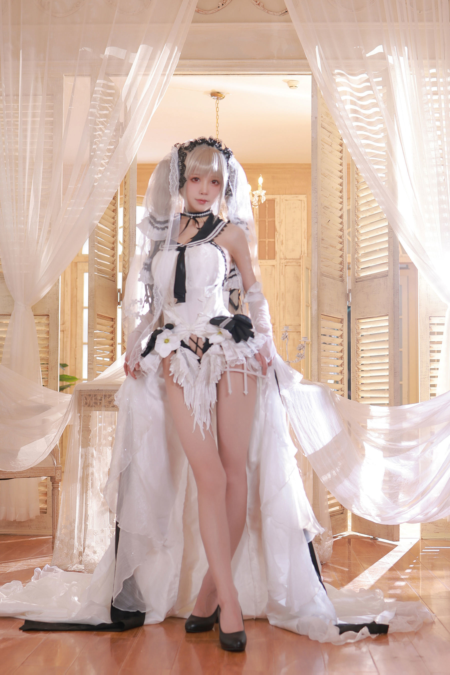 Internet Celebrity Cosplayer Photobook] Anime Blogger Shui Miao Aqua - Azur Lane Vampire Wedding Dress