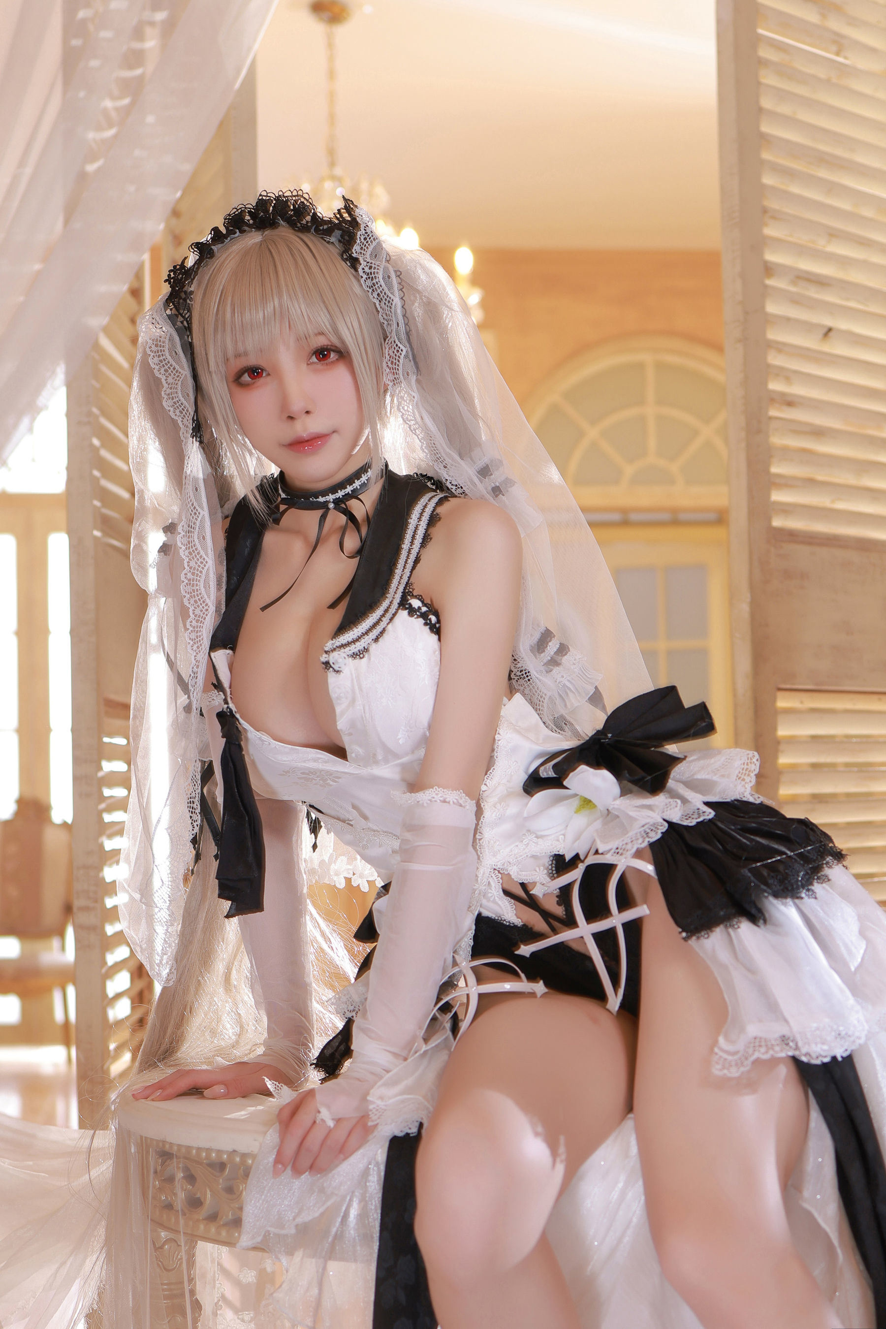 Internet Celebrity Cosplayer Photobook] Anime Blogger Shui Miao Aqua - Azur Lane Vampire Wedding Dress