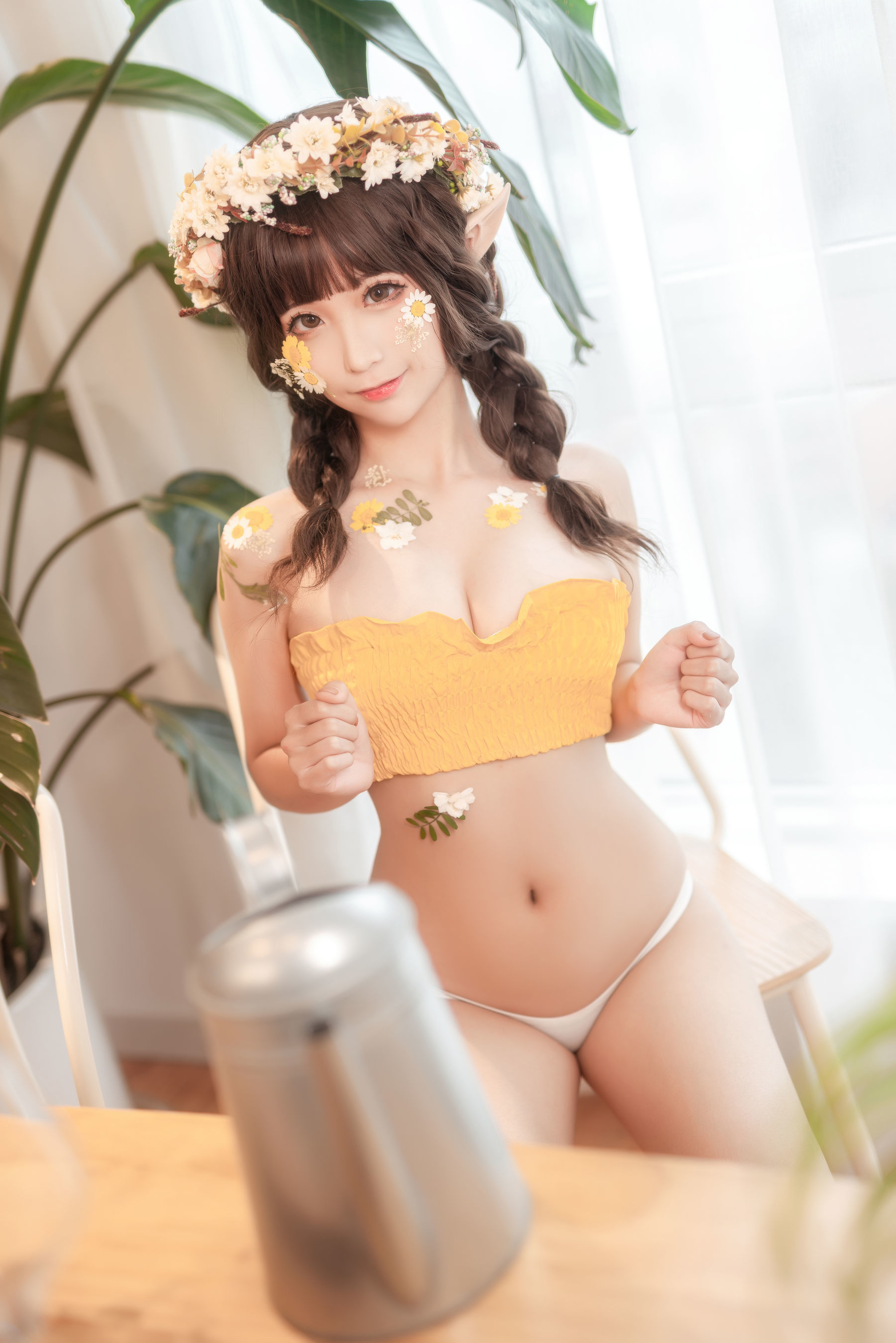 Internet Celebrity COSER Photobook] Anime Blogger Chun Mo Mo - Pointy-Eared Kingdom Flower Elf