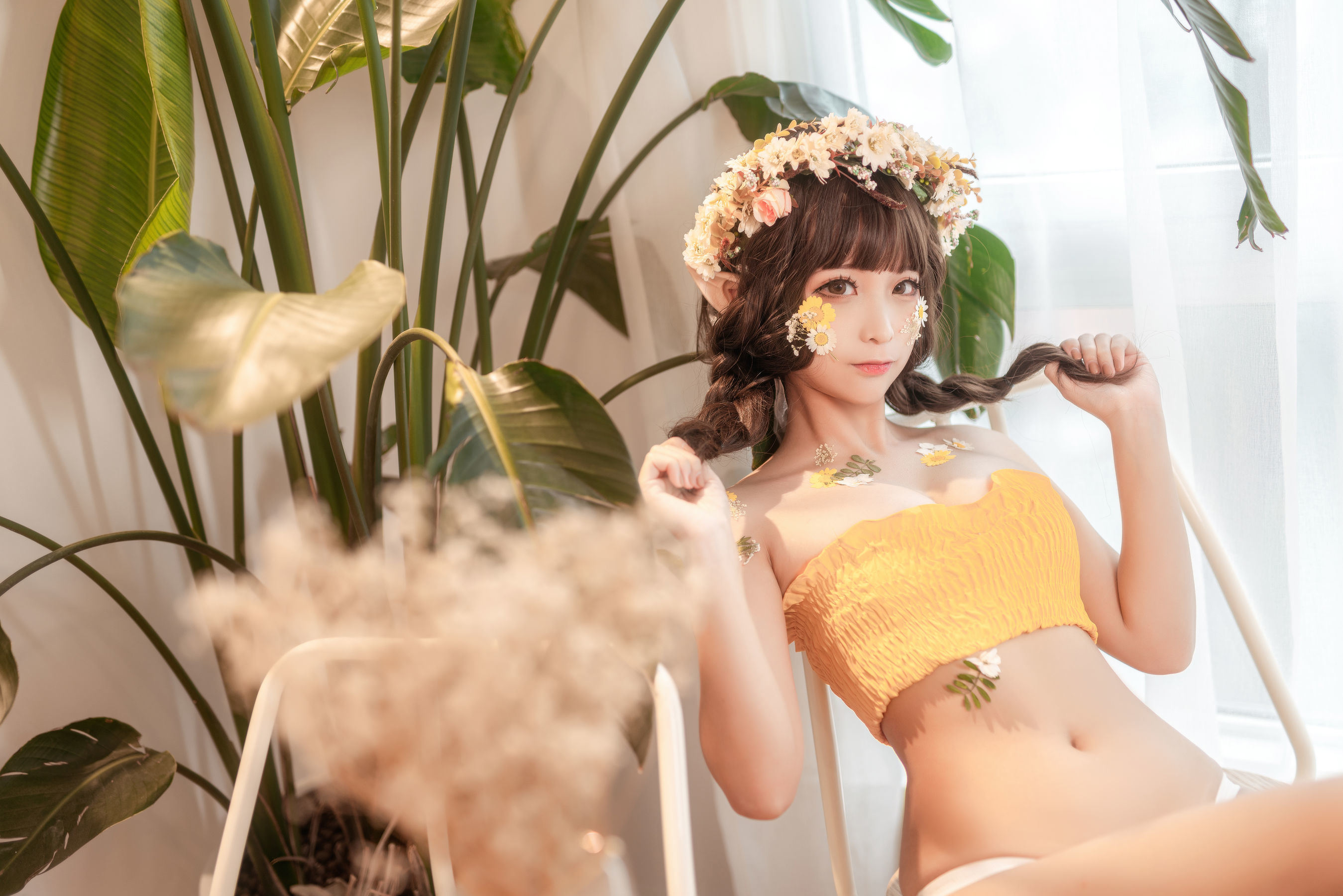 Internet Celebrity COSER Photobook] Anime Blogger Chun Mo Mo - Pointy-Eared Kingdom Flower Elf