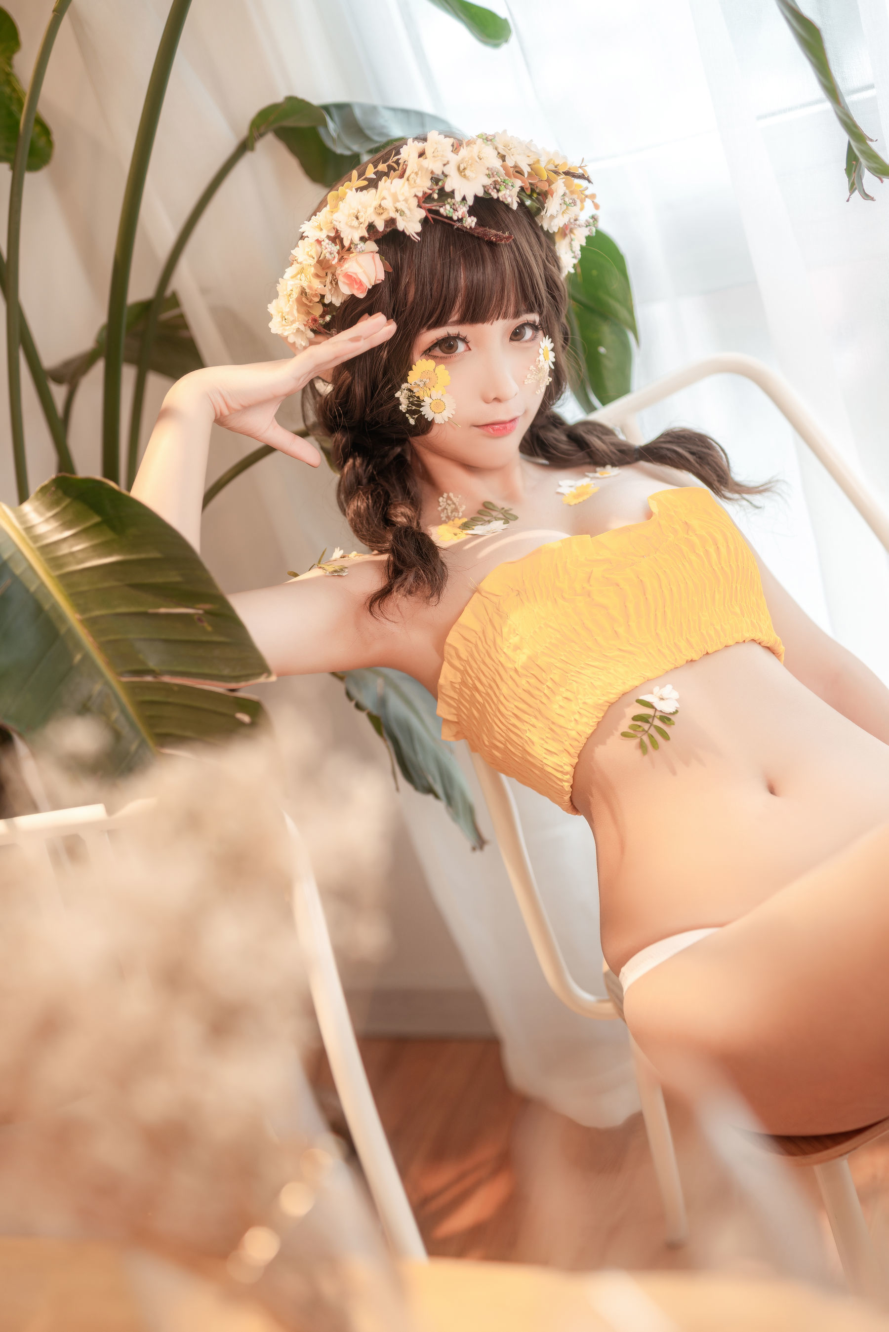 Internet Celebrity COSER Photobook] Anime Blogger Chun Mo Mo - Pointy-Eared Kingdom Flower Elf
