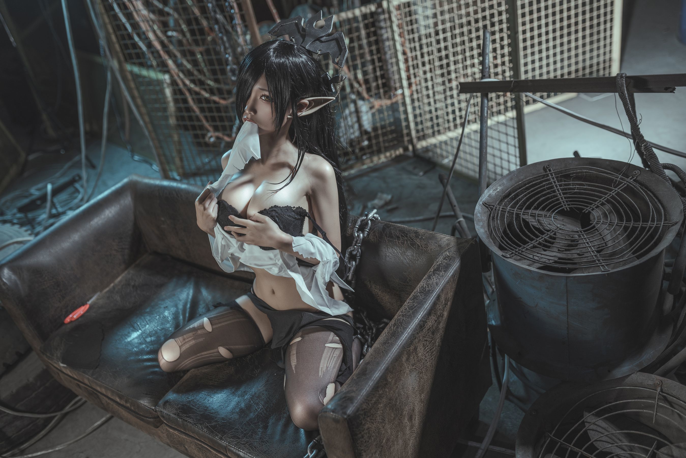 เน็ตไอดอล COSER 写真] บล็อกเกอร์อนิเมะ ชุนโม่โม่ - ราชินีสัตว์ดำ ชุด OL