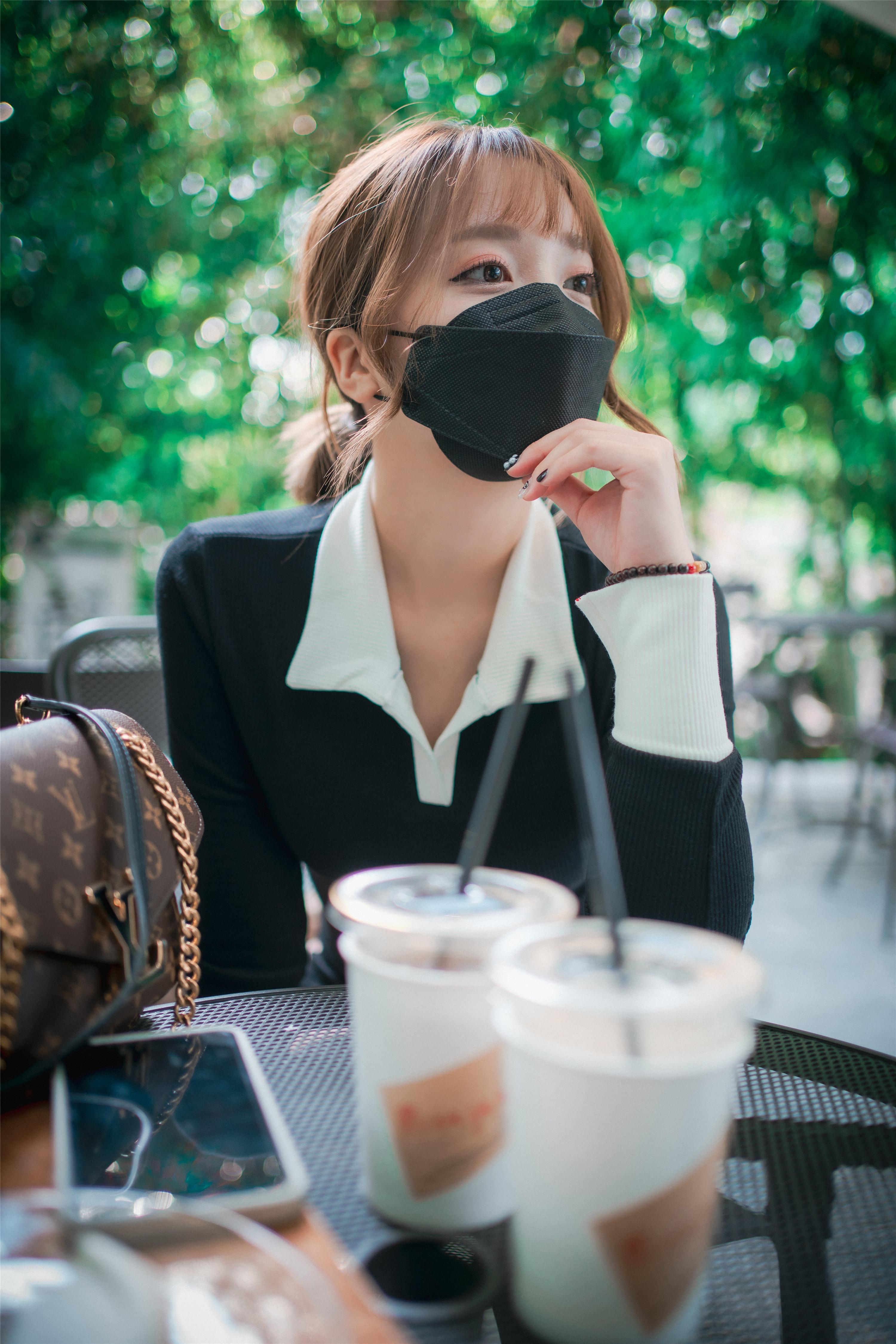 디자와 포토 – 손예은: “친밀함의 스냅” 160P