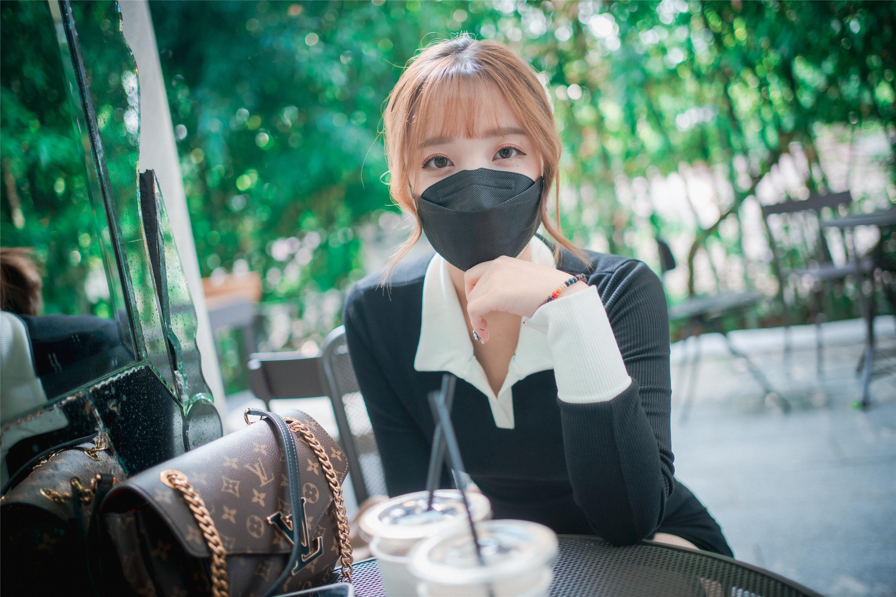 디자와 포토 – 손예은: “친밀함의 스냅” 160P