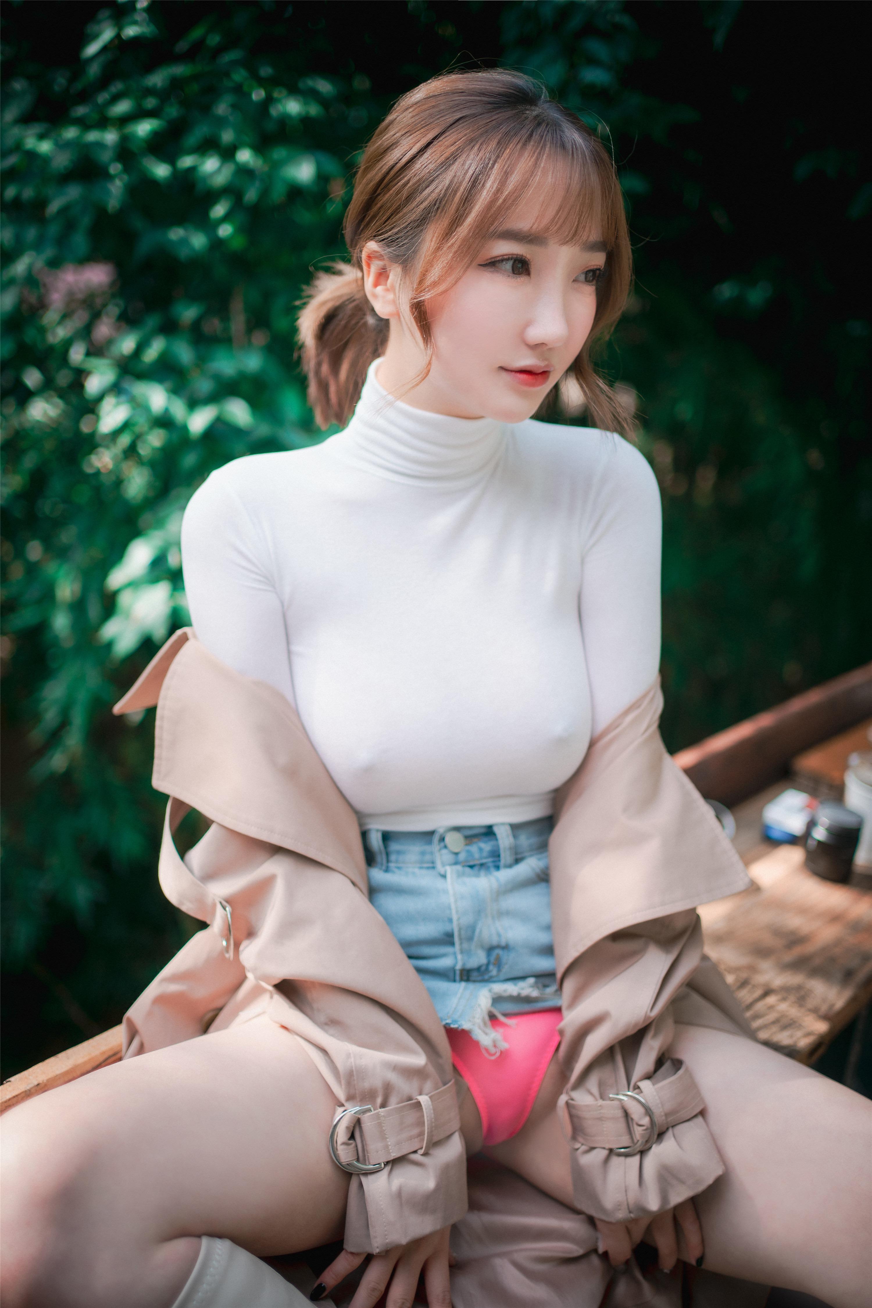 DJAWA Photo – Son Ye-eun (손예은): “Một Khoảnh Khắc Thân Mật” 160P
