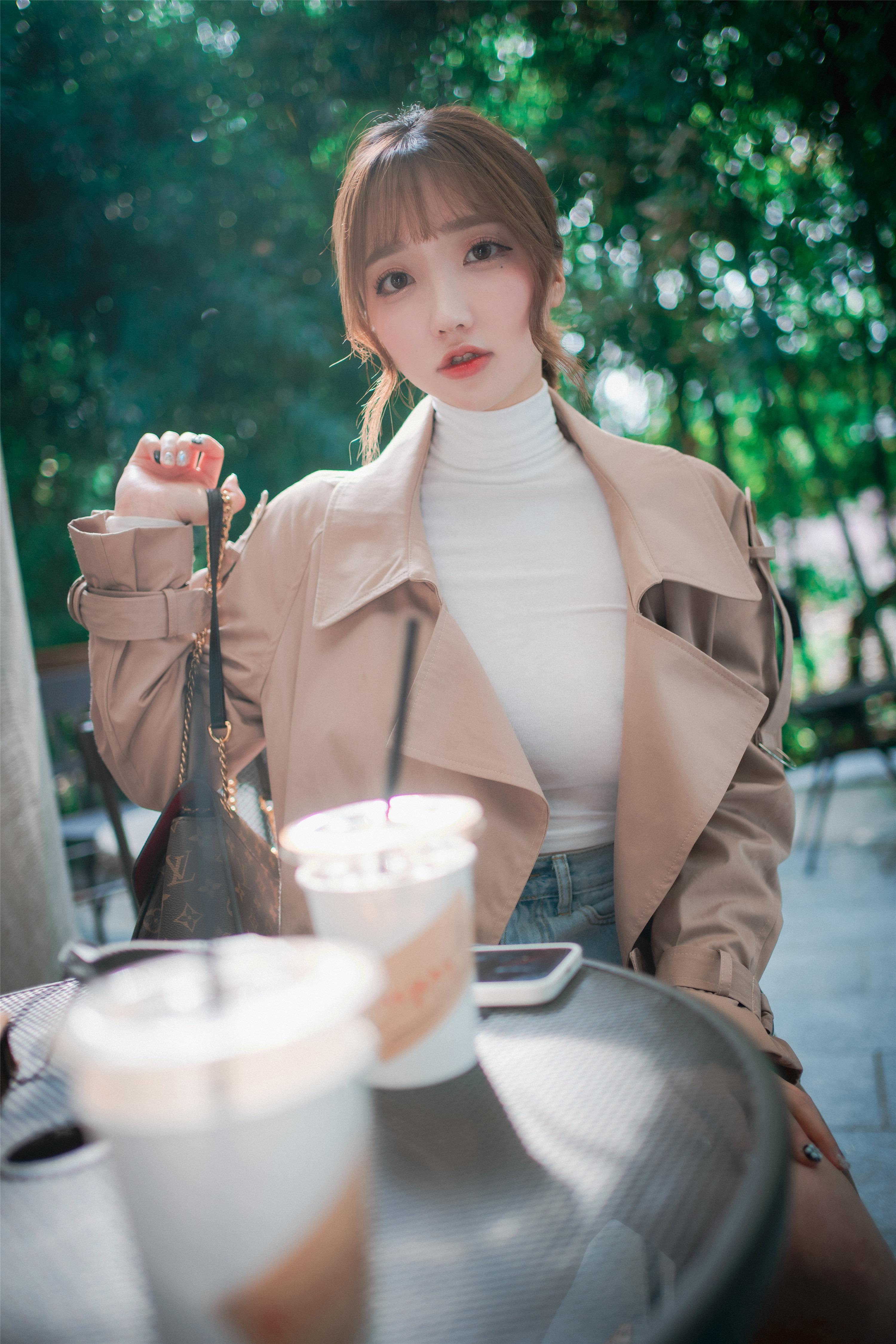 DJAWA Photo – Son Ye-Eun (손예은): “A Snap of Intimacy” 160P