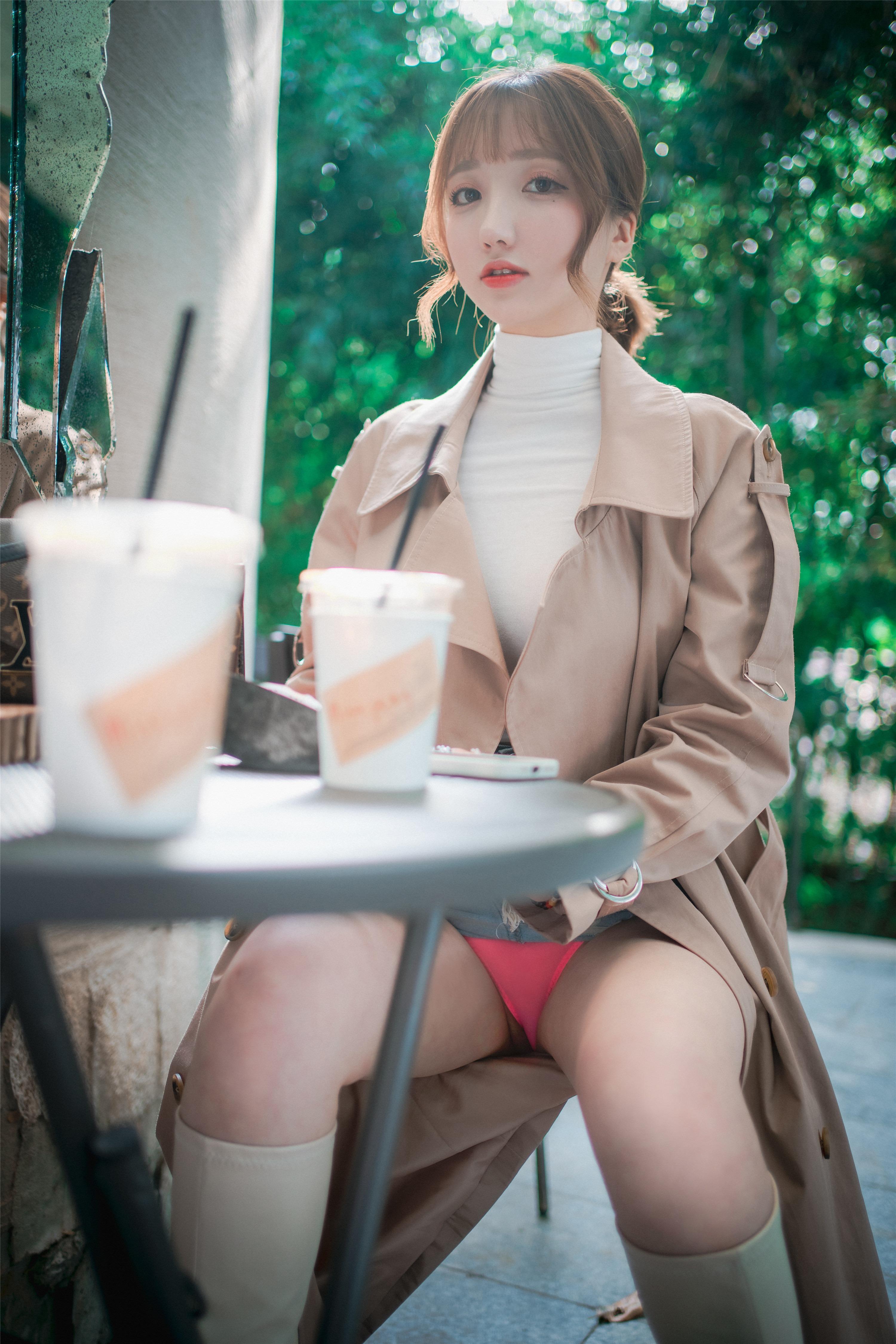 DJAWA Photo – Son Ye-Eun (손예은): “A Snap of Intimacy” 160P