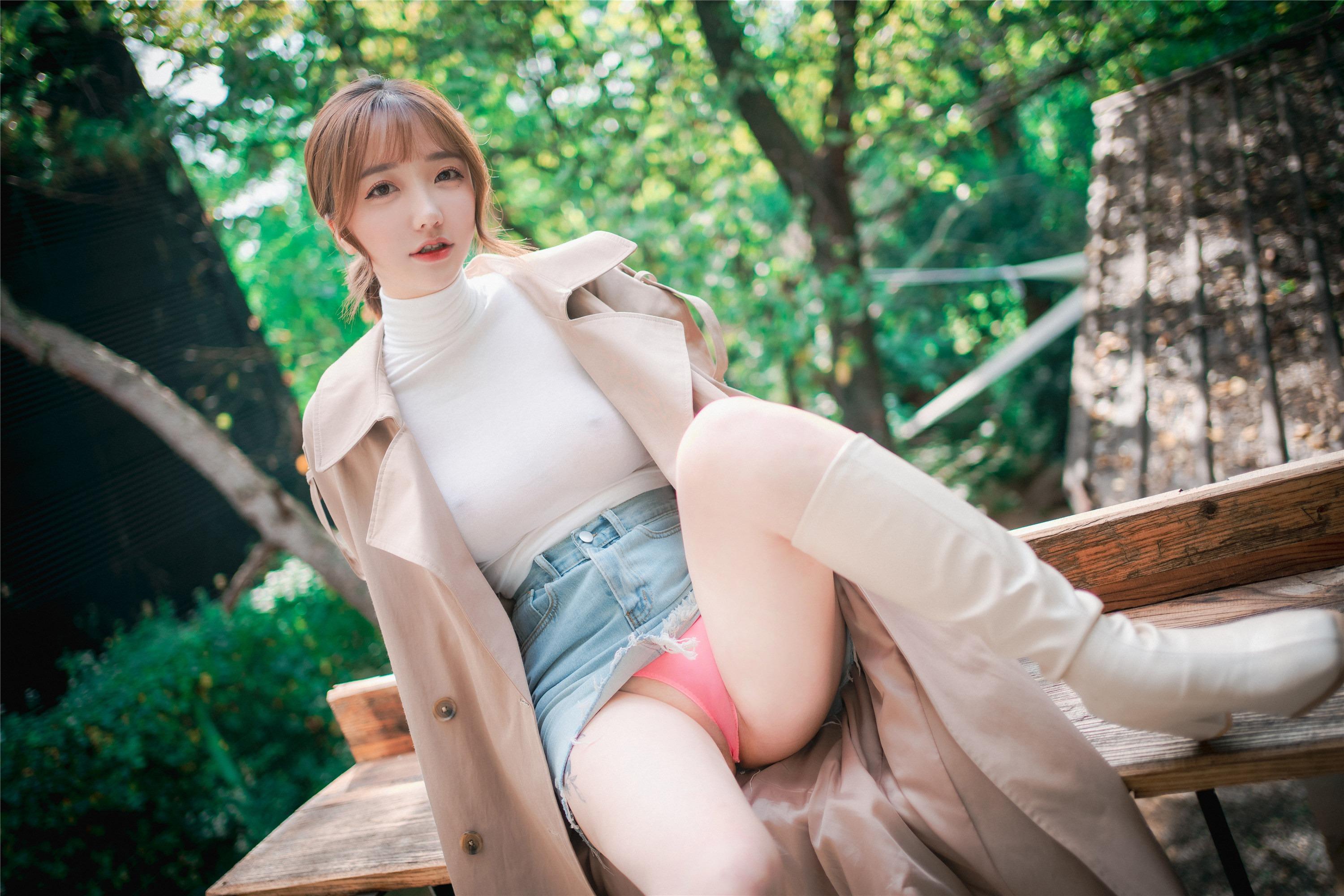DJAWA Photo – Son Ye-eun (손예은): “Một Khoảnh Khắc Thân Mật” 160P