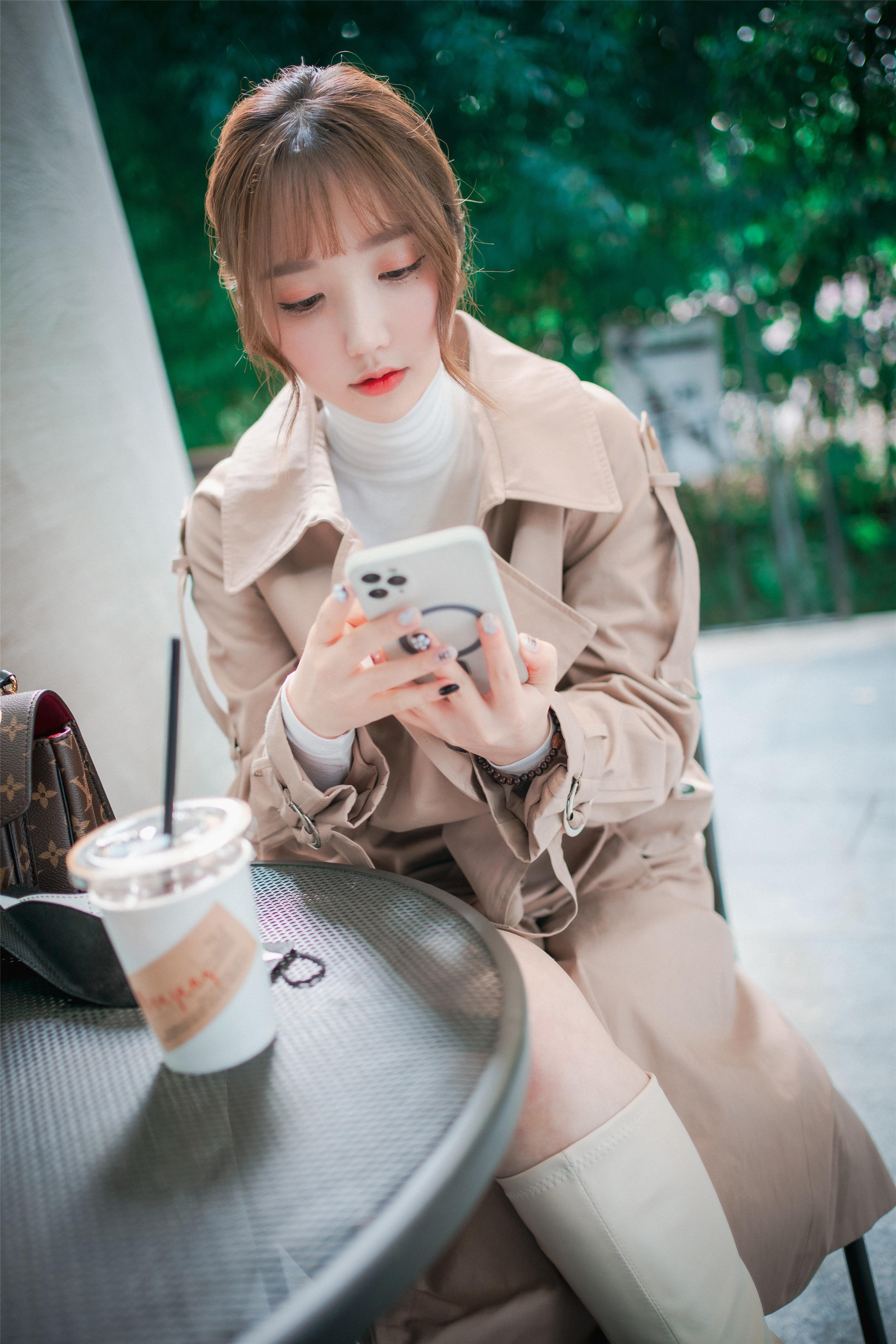 디자와 포토 – 손예은: “친밀함의 스냅” 160P