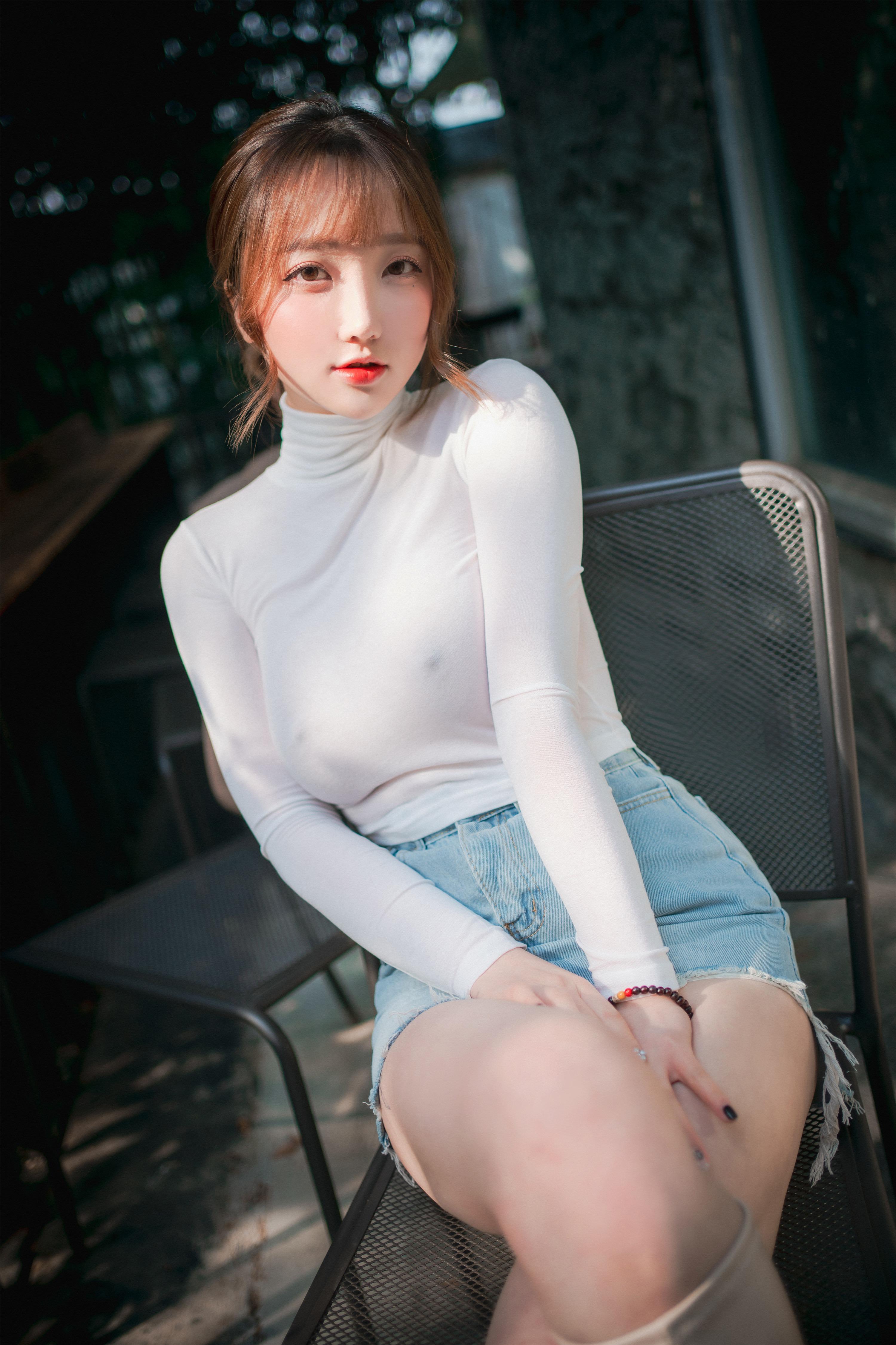 DJAWA Photo – Son Ye-Eun (손예은): “A Snap of Intimacy” 160P