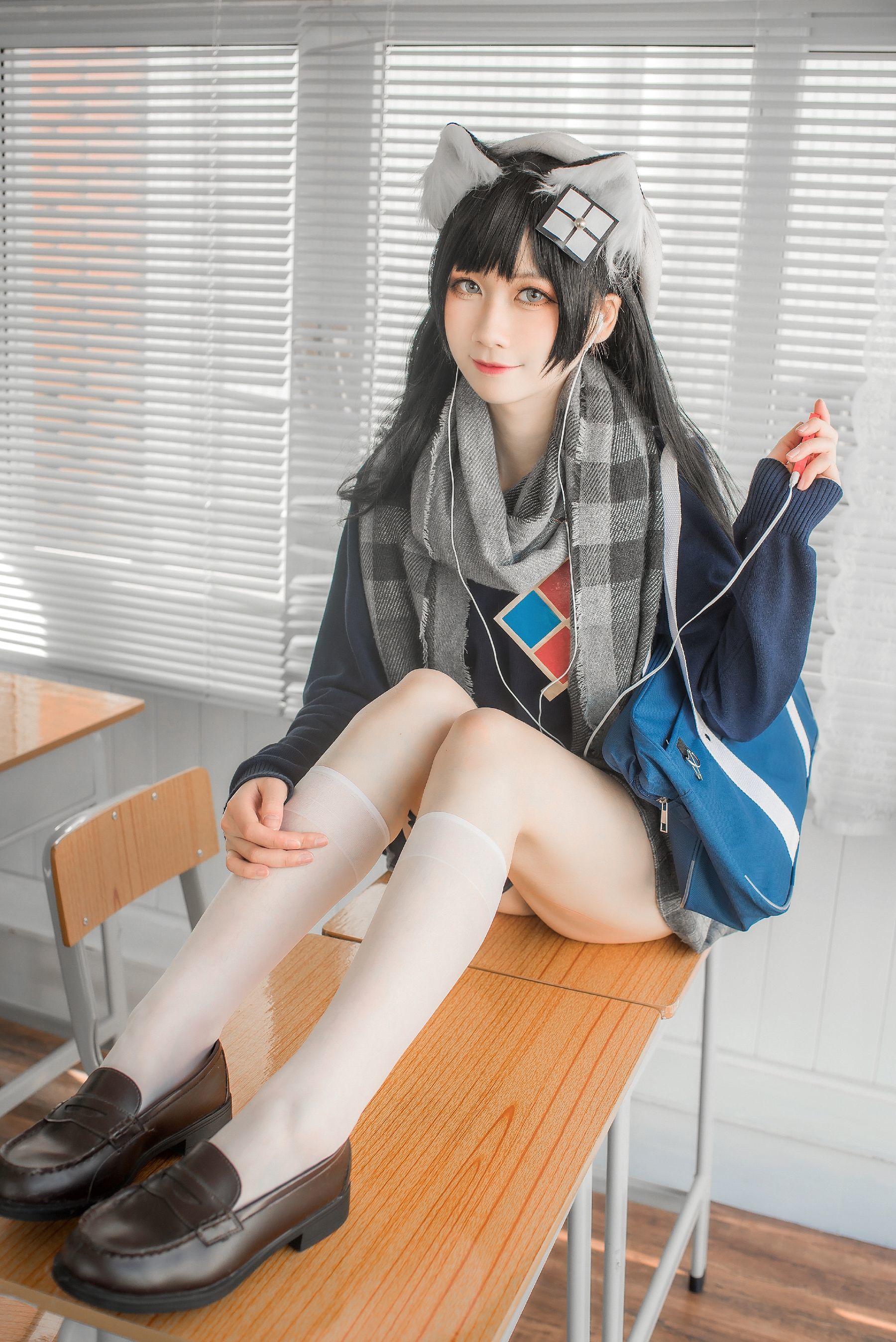 เน็ตไอดอล COSER 写真] อิซึมิเซ็นโมโมโกะ สวัสดิการ - ฤดูจบการศึกษาสีขาวบริสุทธิ์