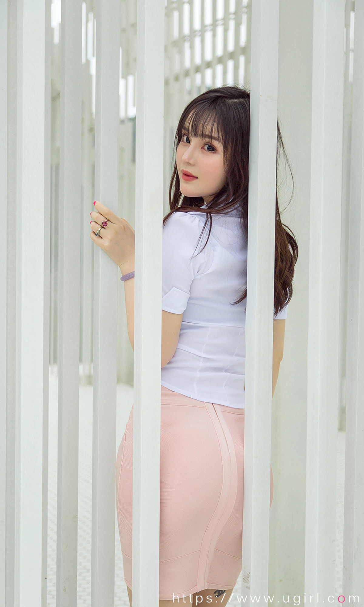 尤果圈Ugirls] No.2206 美人發光