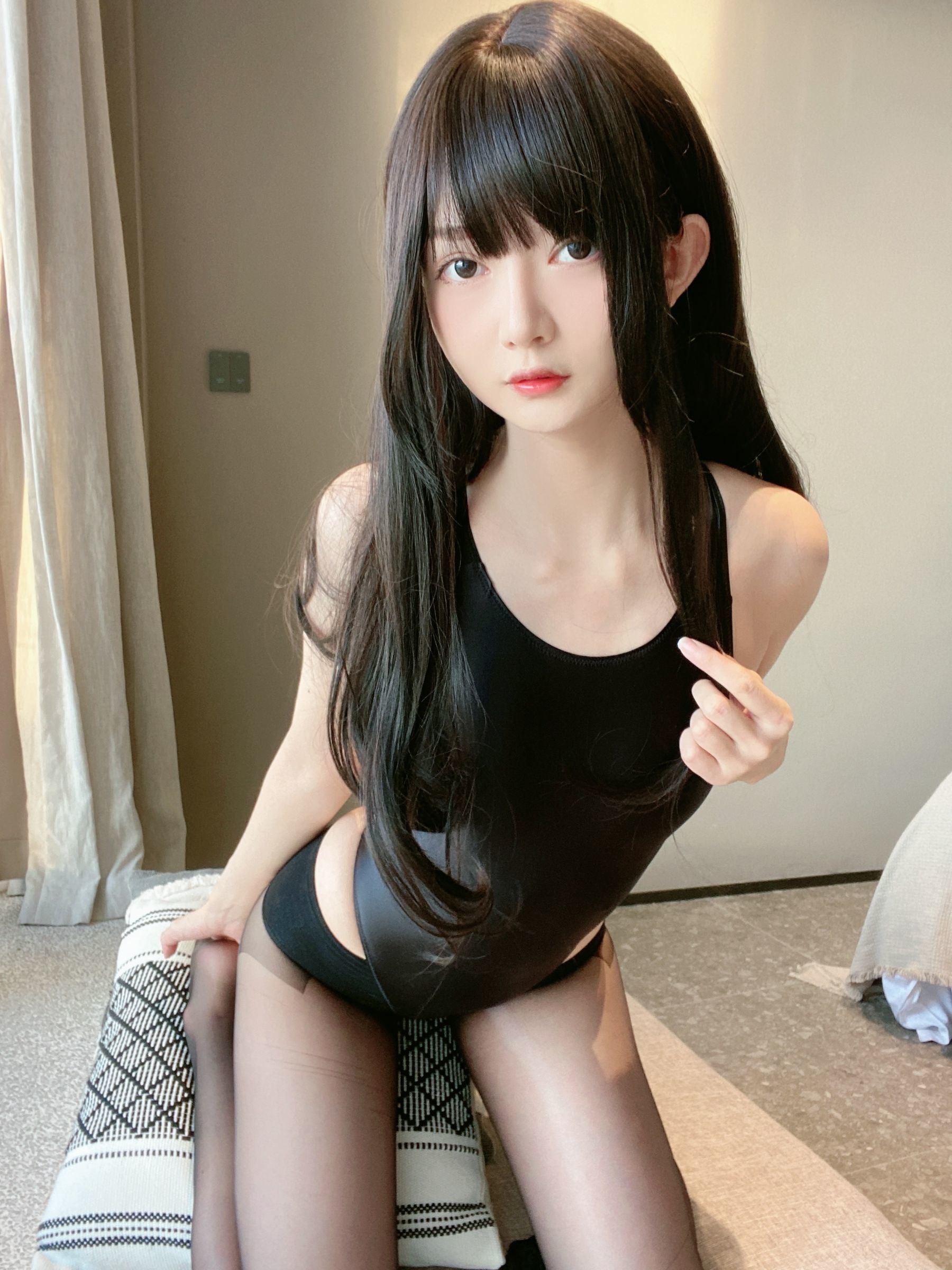 ฟูหลี่คอส] 51จัง - ชุดว่ายน้ำสีดำแดง