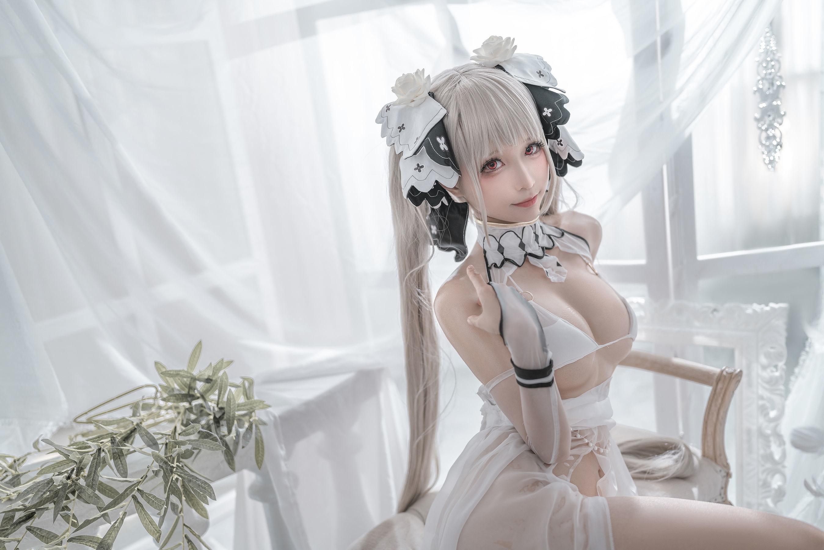 Welfare COS] Anime Blogger Chun Mo Mo - Formidable Wedding Dress