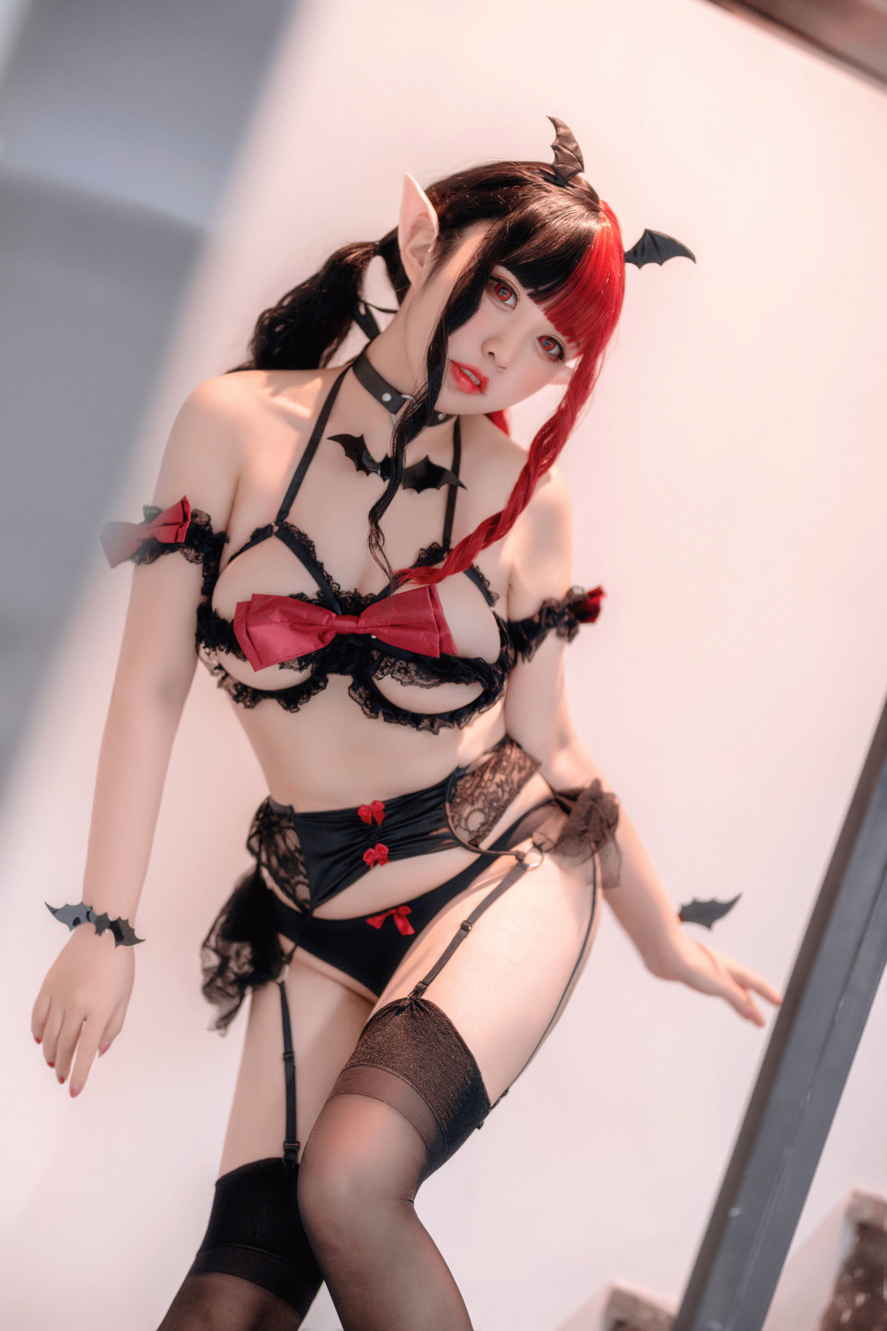Phúc lợi COS] Người viết blog anime Mèo Điền Thánh Nại Nại (Đào Chi Chiu Chiu) - Ác Quỷ Bị Ràng Buộc