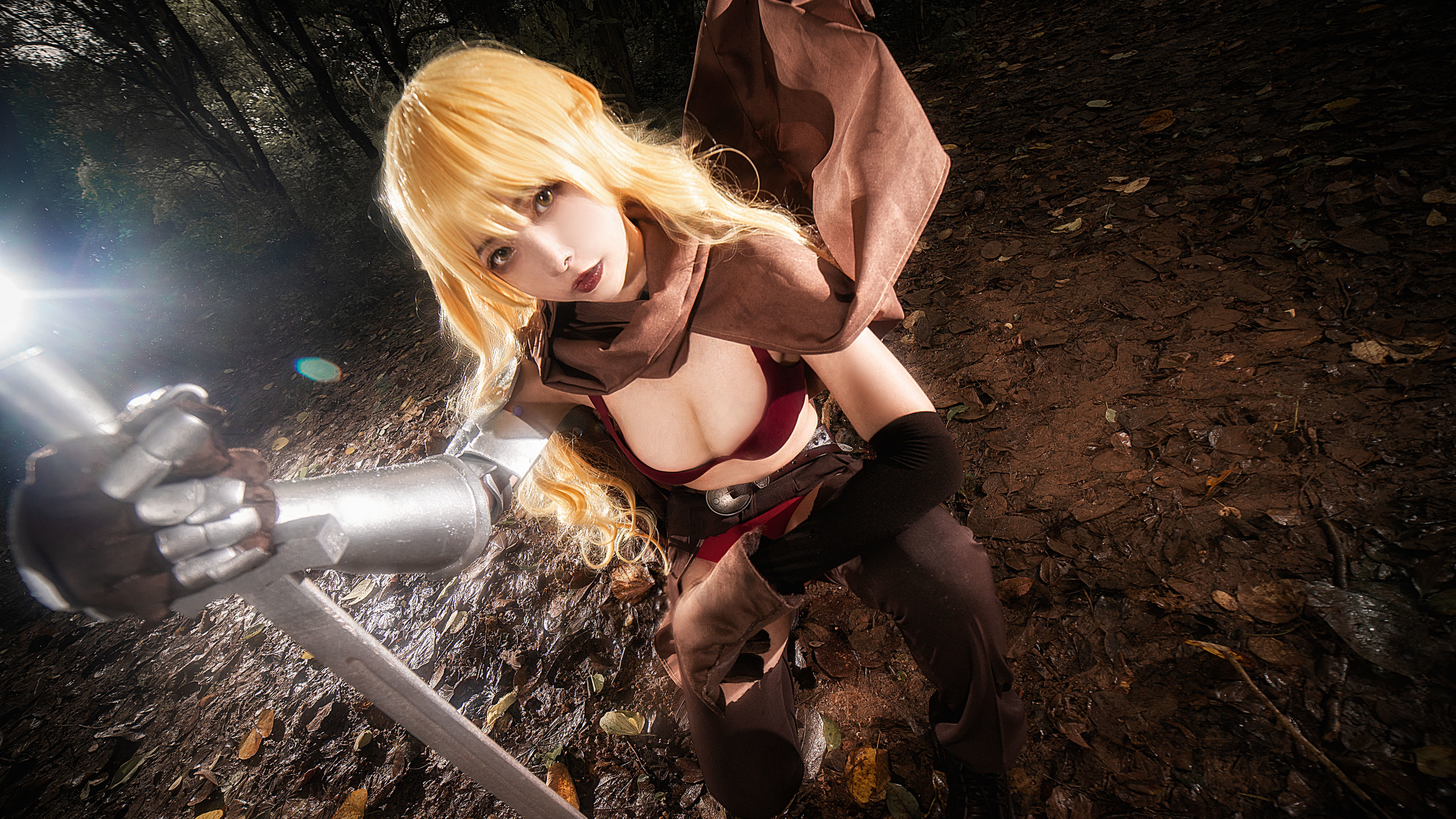 [福利COS] 微博妹子Momoko葵葵 - The Vagrant (薇薇安)