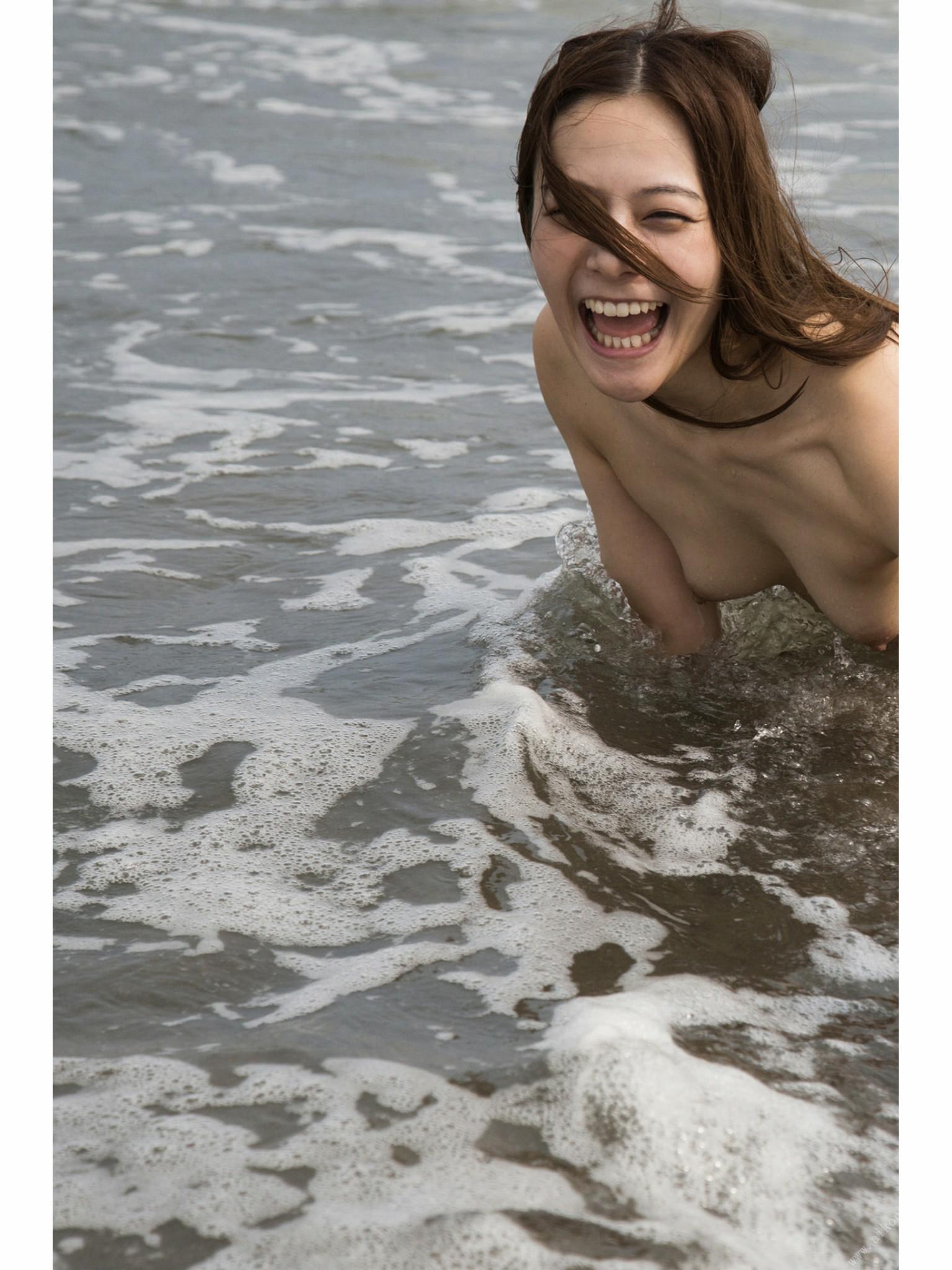 吉高寧々 夏の海でキミに逢えたら 週刊ポストデジタル写真集[69P]