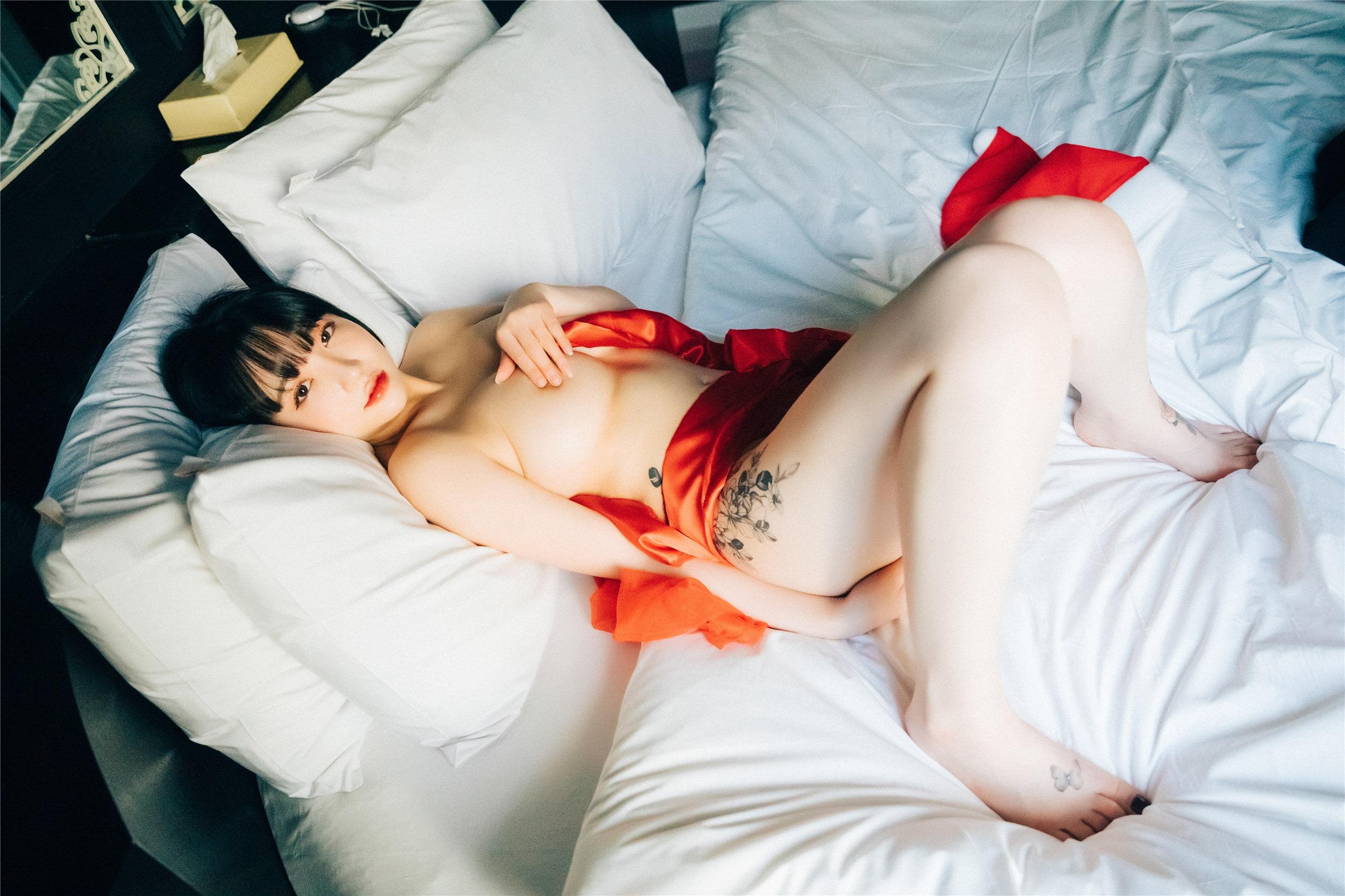 Loozy] Ngày Hẹn Hò Đôi Son Ye-Eun [93P