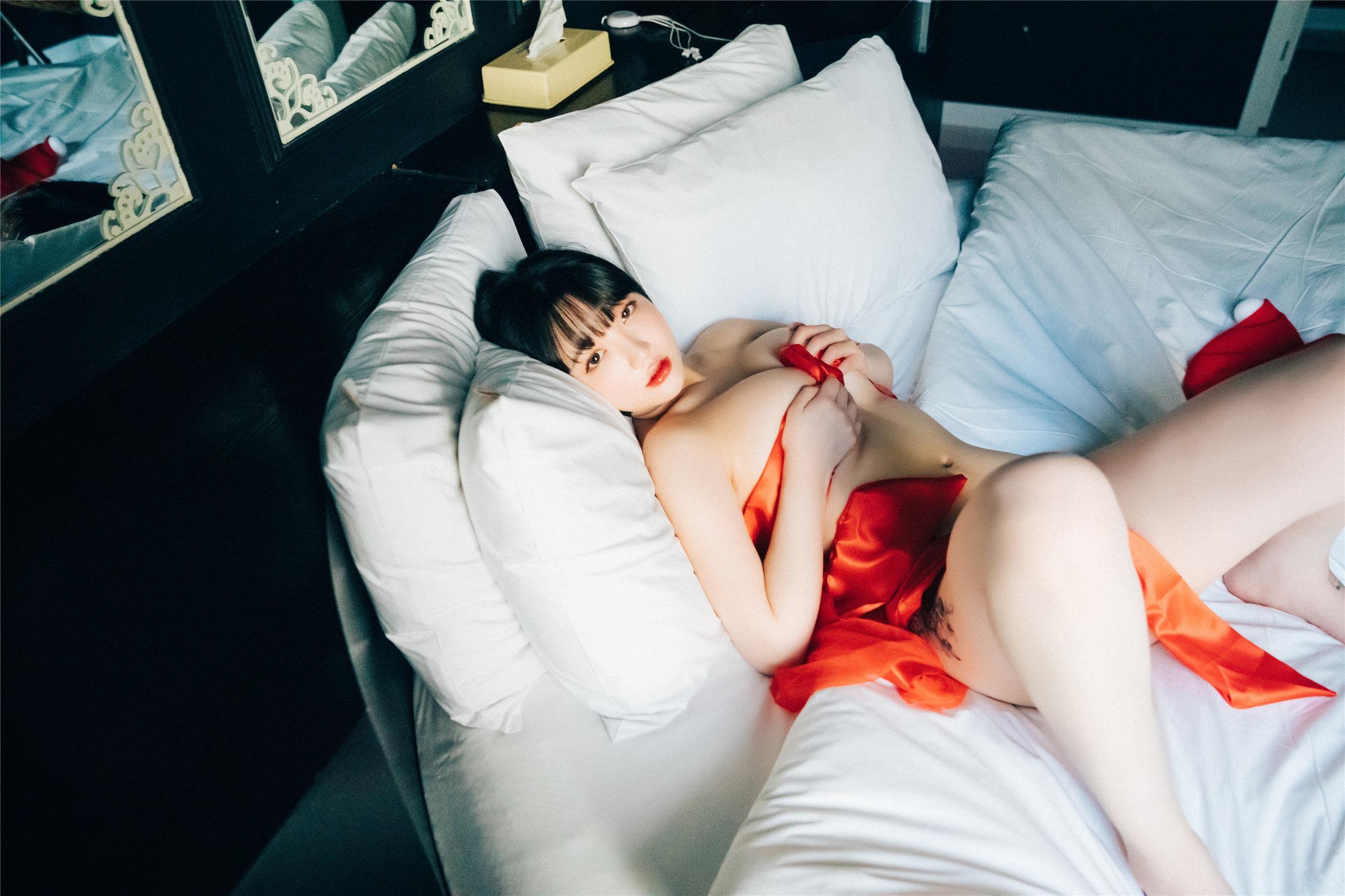 Loozy] Ngày Hẹn Hò Đôi Son Ye-Eun [93P