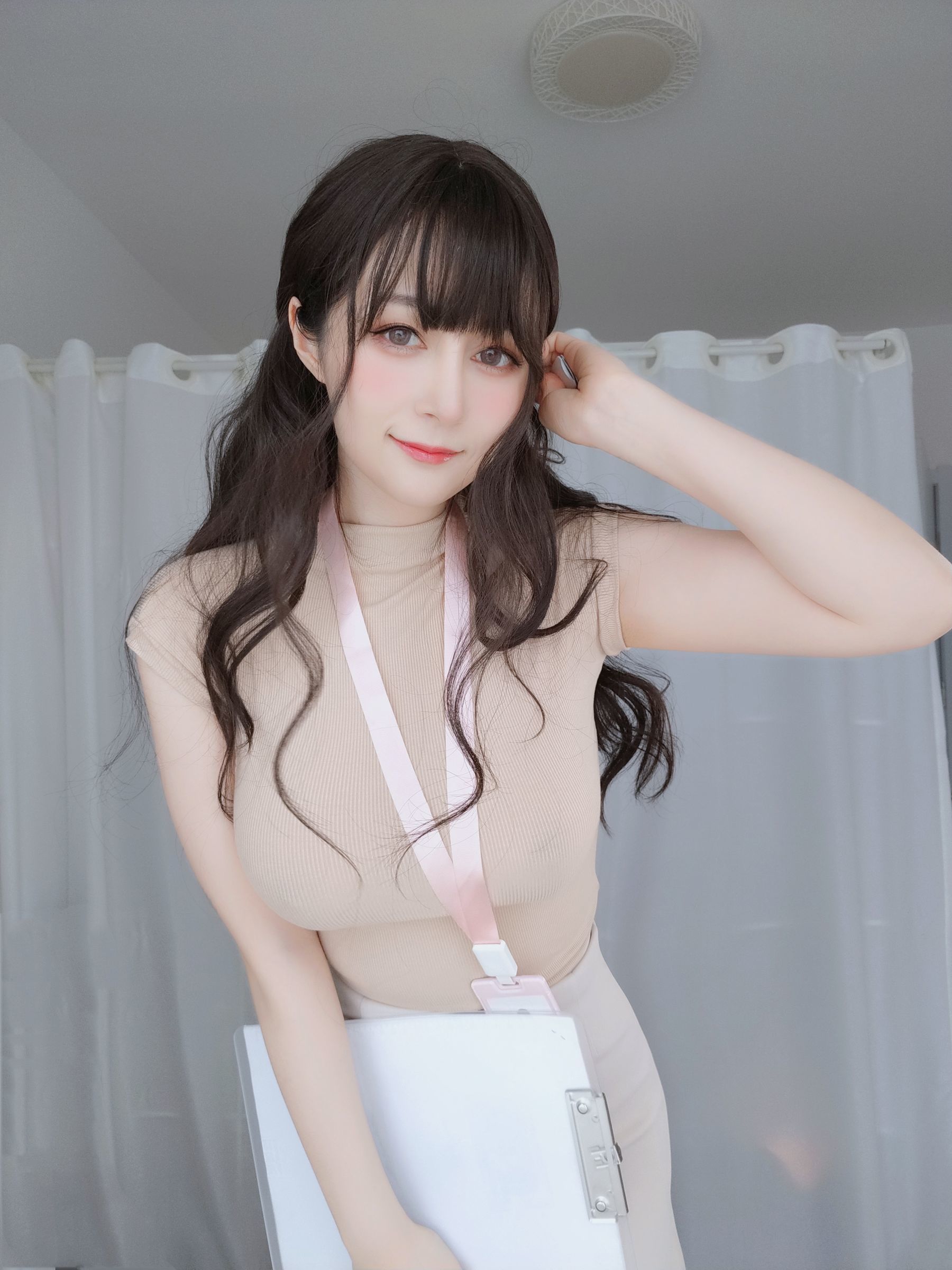 フクオリCOS] コーサーお姉さん白銀 - 会社の後輩