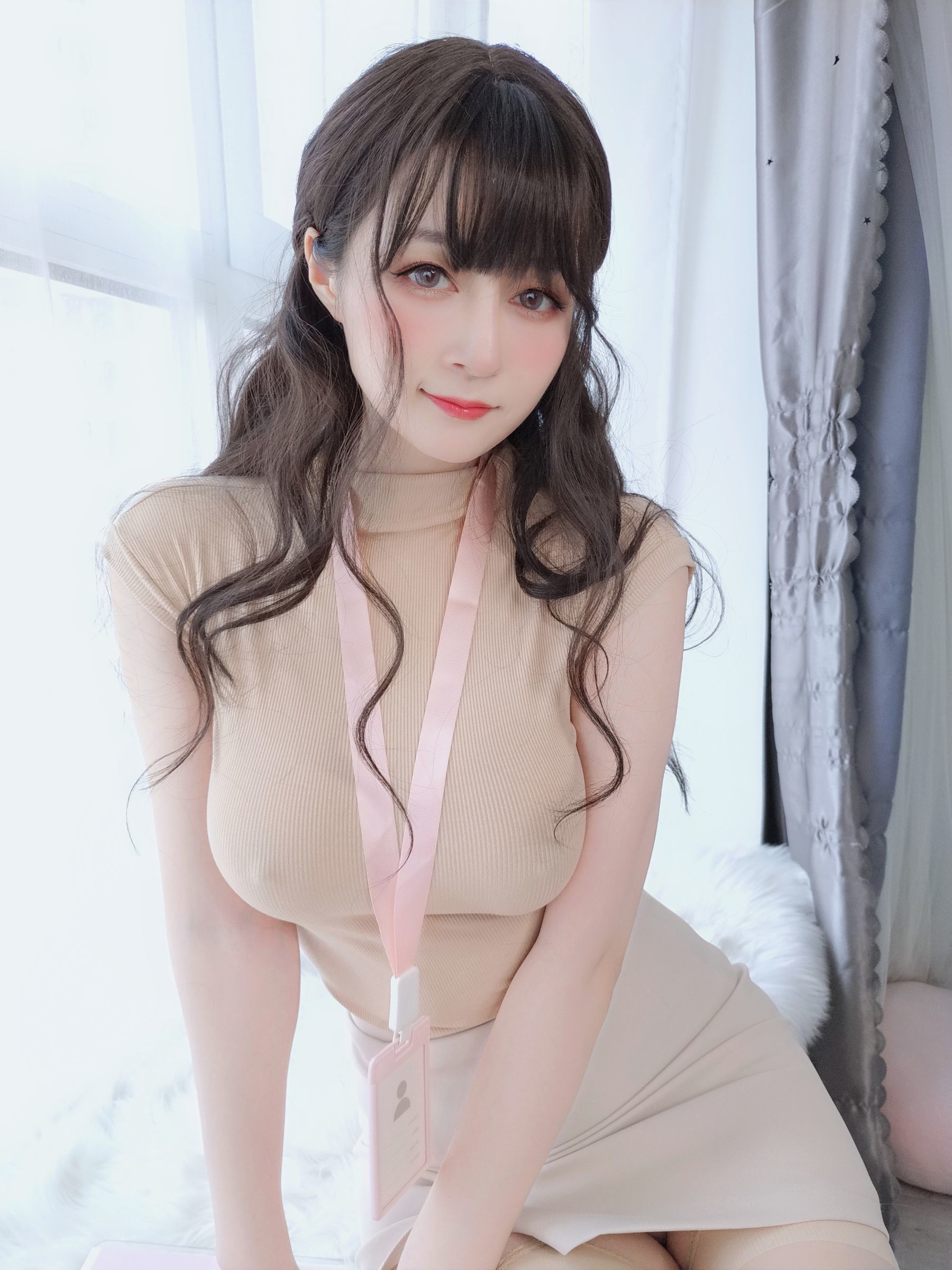 フクオリCOS] コーサーお姉さん白銀 - 会社の後輩