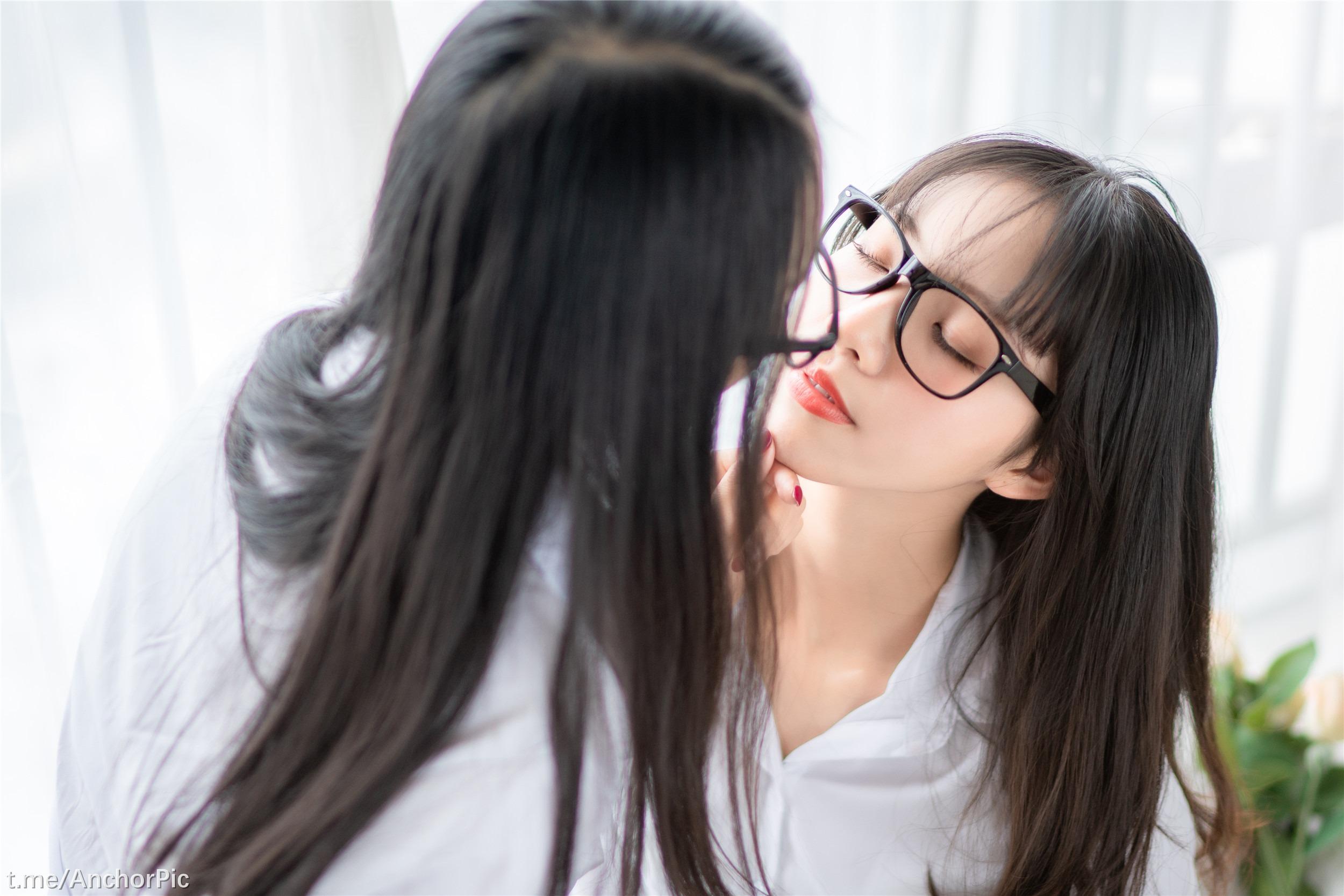 Xi Gua Ya Ya Ya (Murmur) - Black Silk Two-Person Yuri 89P