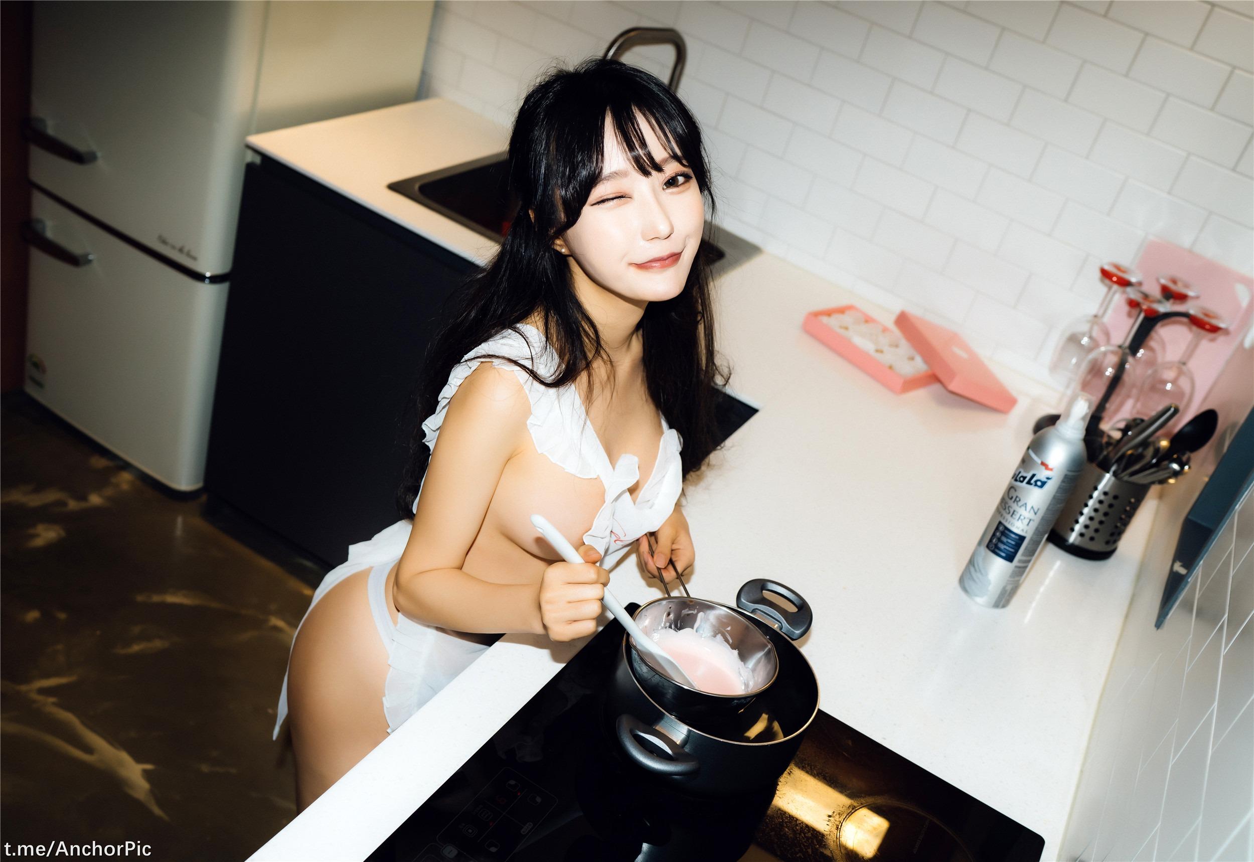 มูน ไนท์ สแนป] โมนา (모나) & จูซี่ (쥬시) 69P